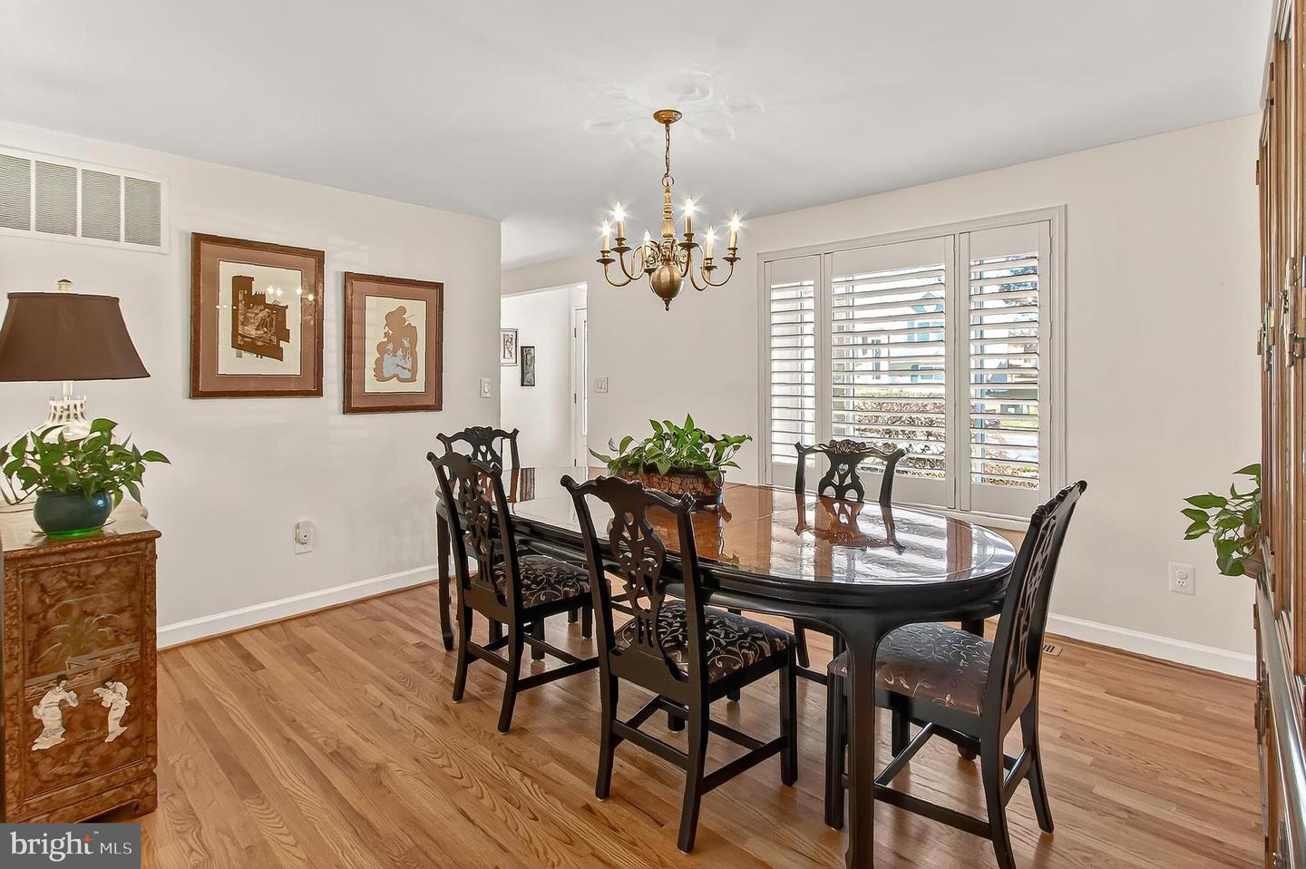 3826 BEECH DOWN DR, CHANTILLY, Virginia 20151, 3 Bedrooms Bedrooms, ,2 BathroomsBathrooms,Residential,For sale,3826 BEECH DOWN DR,VAFX2286782 MLS # VAFX2286782