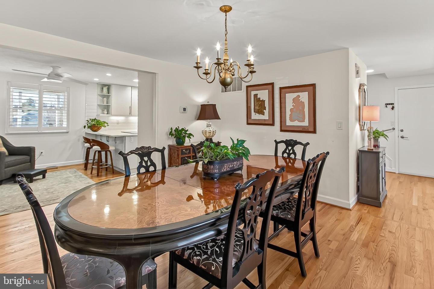 3826 BEECH DOWN DR, CHANTILLY, Virginia 20151, 3 Bedrooms Bedrooms, ,2 BathroomsBathrooms,Residential,For sale,3826 BEECH DOWN DR,VAFX2286782 MLS # VAFX2286782