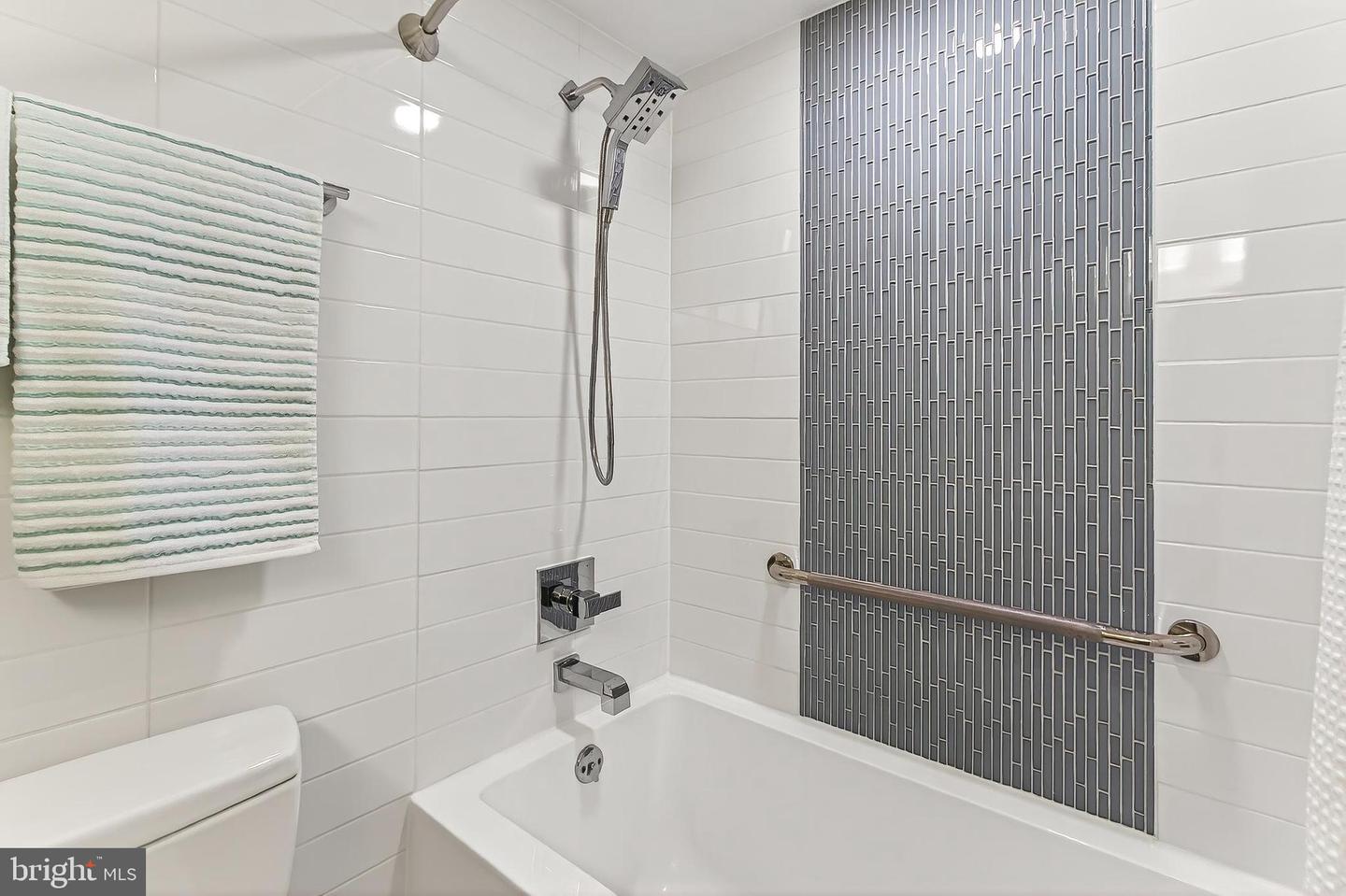 3826 BEECH DOWN DR, CHANTILLY, Virginia 20151, 3 Bedrooms Bedrooms, ,2 BathroomsBathrooms,Residential,For sale,3826 BEECH DOWN DR,VAFX2286782 MLS # VAFX2286782