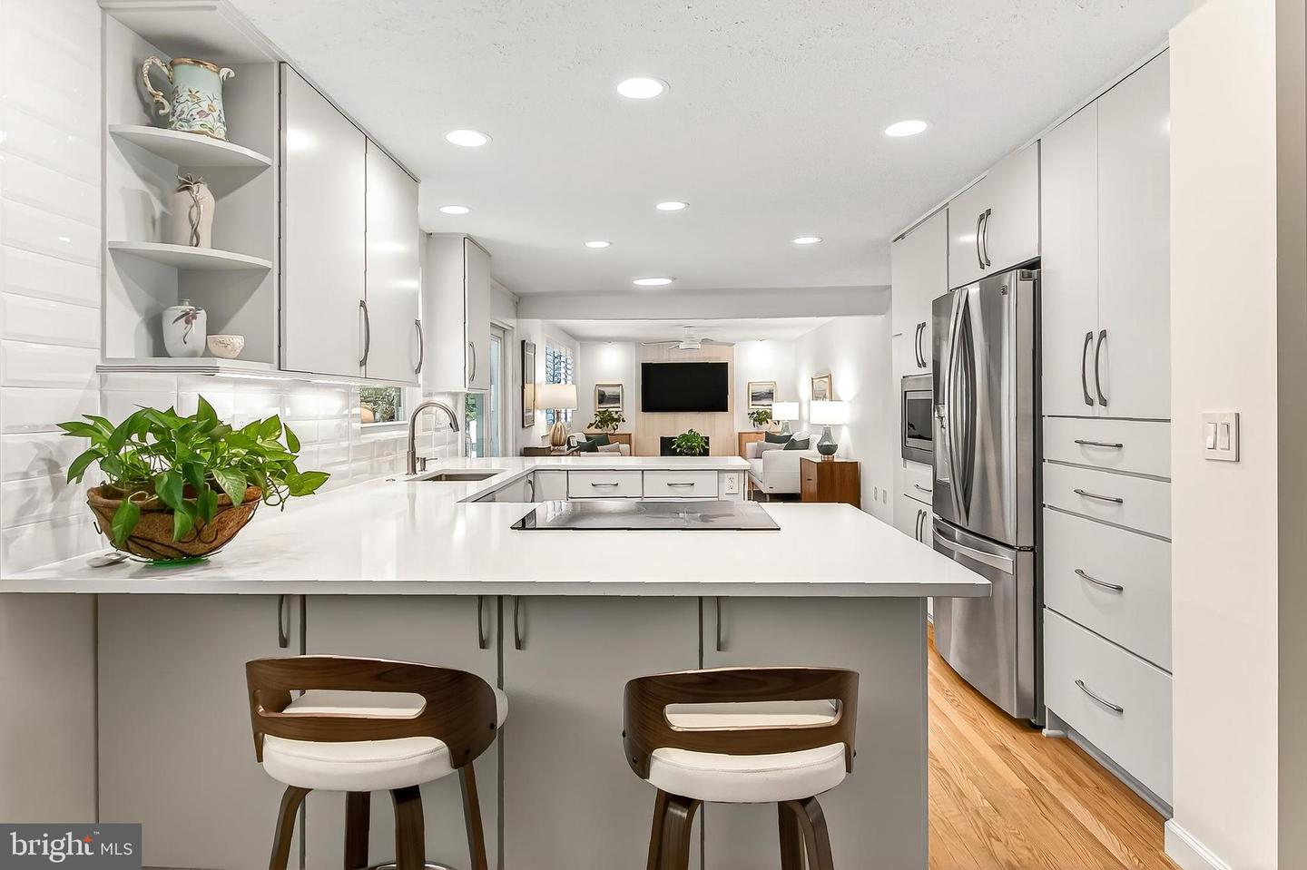 3826 BEECH DOWN DR, CHANTILLY, Virginia 20151, 3 Bedrooms Bedrooms, ,2 BathroomsBathrooms,Residential,For sale,3826 BEECH DOWN DR,VAFX2286782 MLS # VAFX2286782