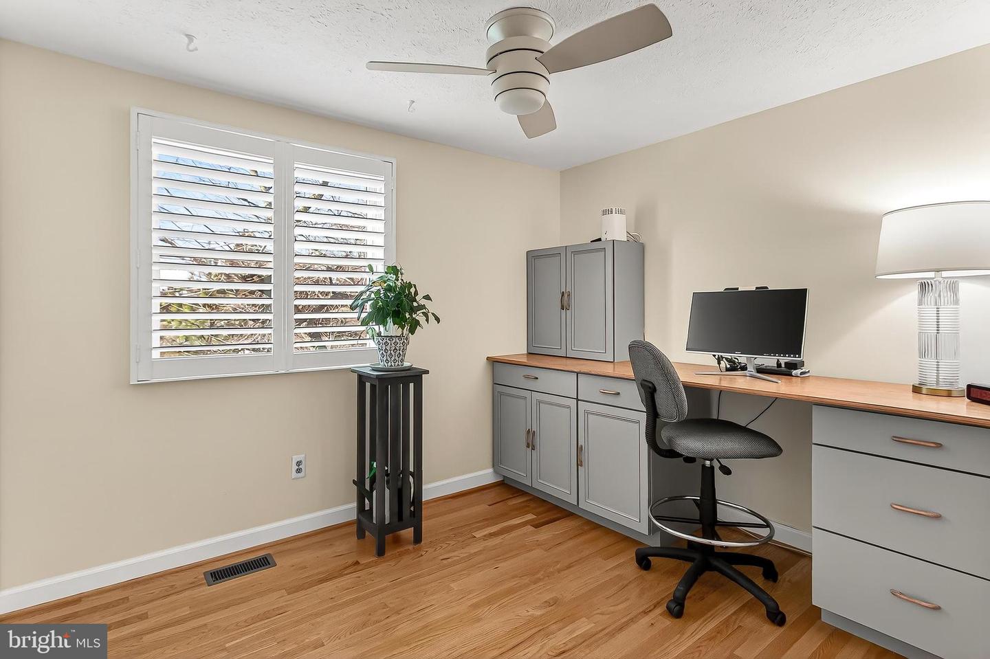 3826 BEECH DOWN DR, CHANTILLY, Virginia 20151, 3 Bedrooms Bedrooms, ,2 BathroomsBathrooms,Residential,For sale,3826 BEECH DOWN DR,VAFX2286782 MLS # VAFX2286782