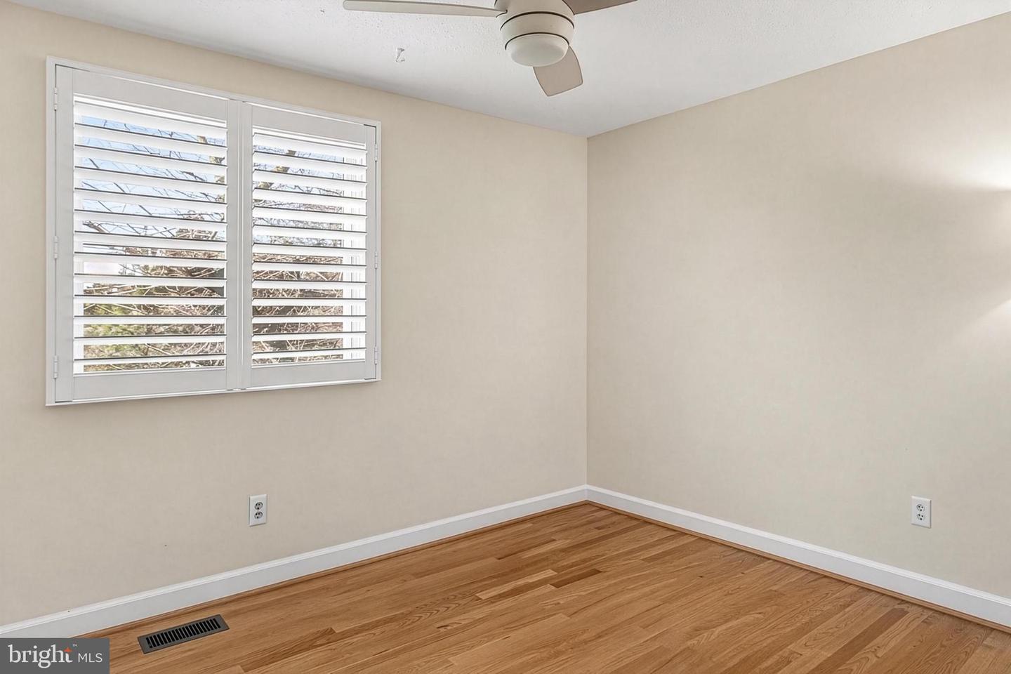 3826 BEECH DOWN DR, CHANTILLY, Virginia 20151, 3 Bedrooms Bedrooms, ,2 BathroomsBathrooms,Residential,For sale,3826 BEECH DOWN DR,VAFX2286782 MLS # VAFX2286782