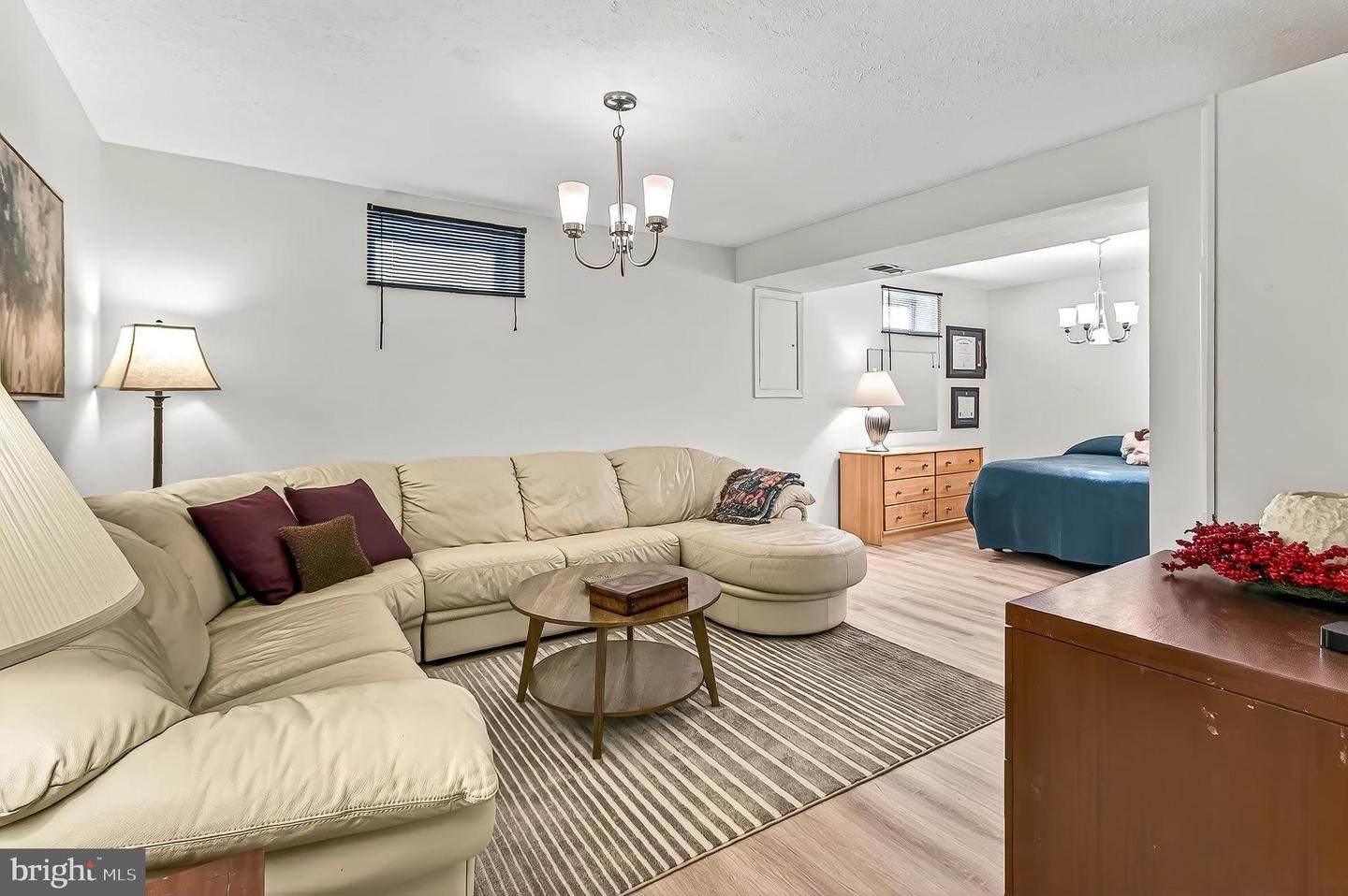 3826 BEECH DOWN DR, CHANTILLY, Virginia 20151, 3 Bedrooms Bedrooms, ,2 BathroomsBathrooms,Residential,For sale,3826 BEECH DOWN DR,VAFX2286782 MLS # VAFX2286782