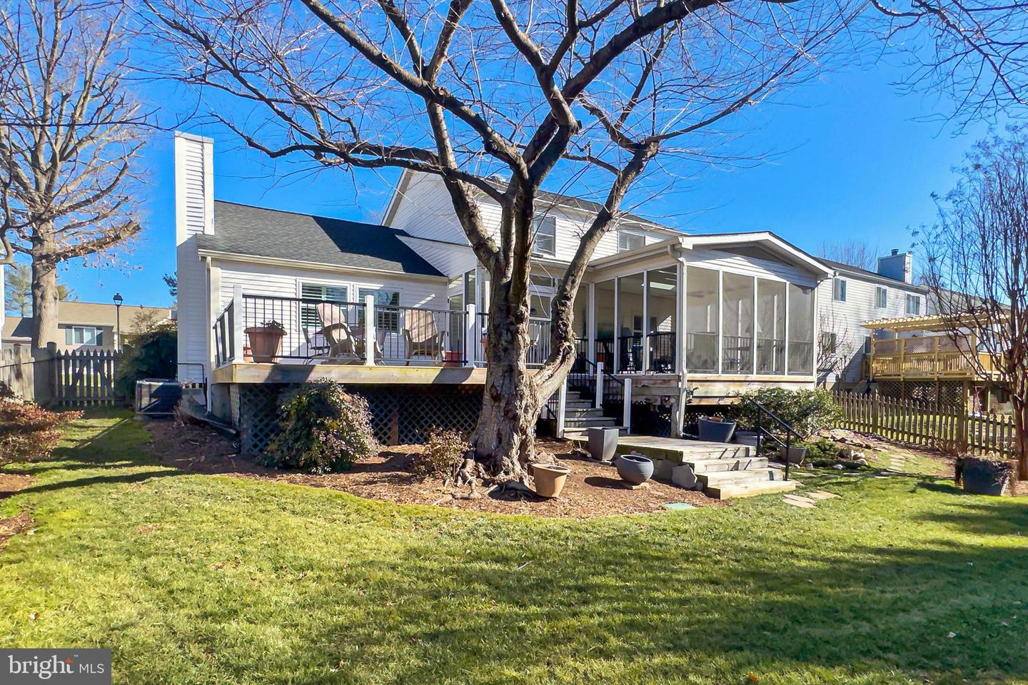 3826 BEECH DOWN DR, CHANTILLY, Virginia 20151, 3 Bedrooms Bedrooms, ,2 BathroomsBathrooms,Residential,For sale,3826 BEECH DOWN DR,VAFX2286782 MLS # VAFX2286782