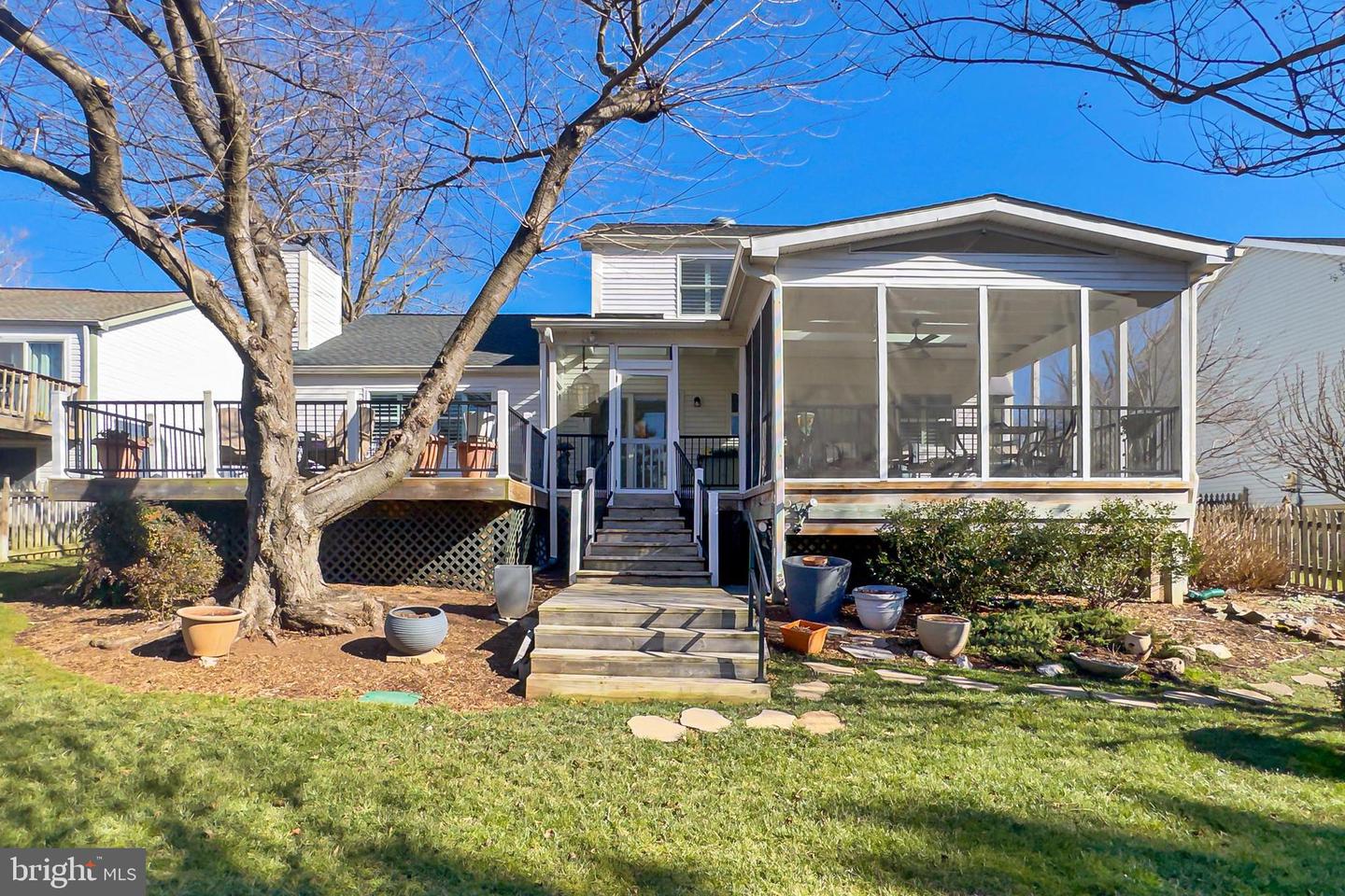 3826 BEECH DOWN DR, CHANTILLY, Virginia 20151, 3 Bedrooms Bedrooms, ,2 BathroomsBathrooms,Residential,For sale,3826 BEECH DOWN DR,VAFX2286782 MLS # VAFX2286782