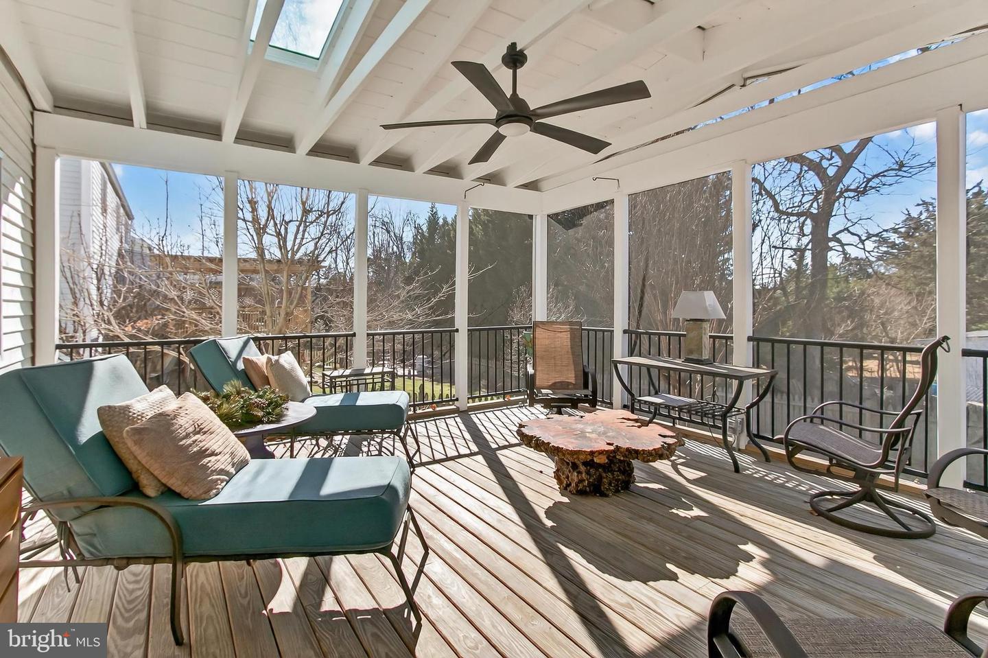 3826 BEECH DOWN DR, CHANTILLY, Virginia 20151, 3 Bedrooms Bedrooms, ,2 BathroomsBathrooms,Residential,For sale,3826 BEECH DOWN DR,VAFX2286782 MLS # VAFX2286782