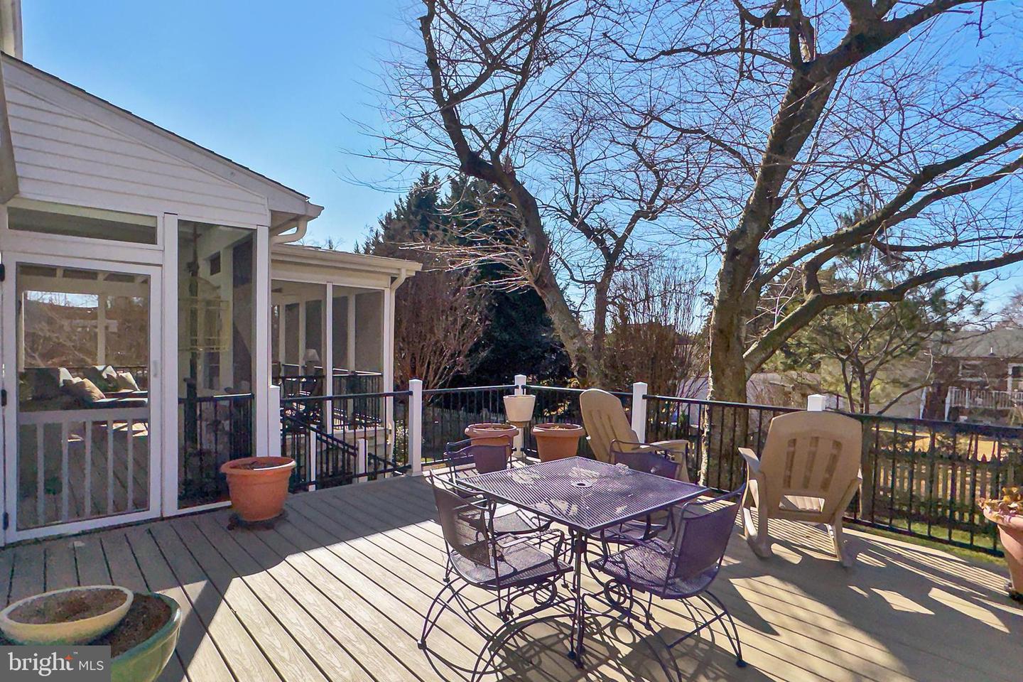 3826 BEECH DOWN DR, CHANTILLY, Virginia 20151, 3 Bedrooms Bedrooms, ,2 BathroomsBathrooms,Residential,For sale,3826 BEECH DOWN DR,VAFX2286782 MLS # VAFX2286782