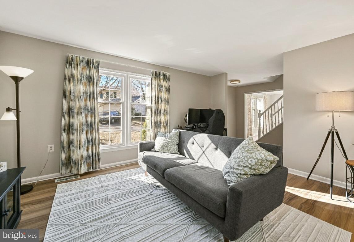 11969 SHOREWOOD CT, WOODBRIDGE, Virginia 22192, 4 Bedrooms Bedrooms, ,3 BathroomsBathrooms,Residential,For sale,11969 SHOREWOOD CT,VAPW2110928 MLS # VAPW2110928