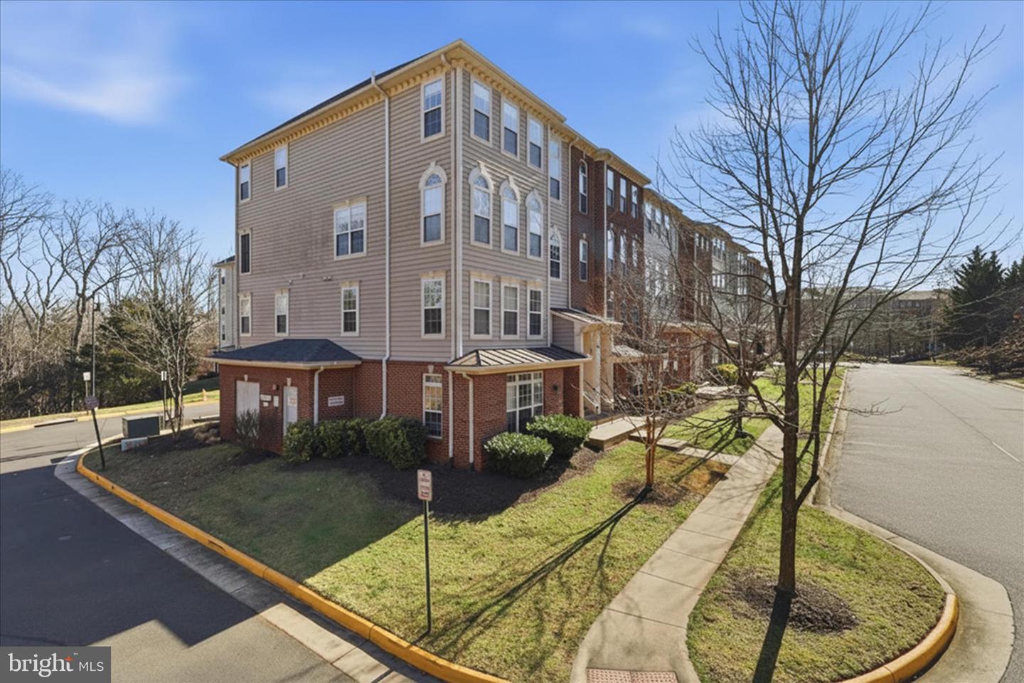 6066 ASTER HAVEN CIR, HAYMARKET, Virginia 20169, 3 Bedrooms Bedrooms, ,2 BathroomsBathrooms,Residential,For sale,6066 ASTER HAVEN CIR,VAPW2110936 MLS # VAPW2110936