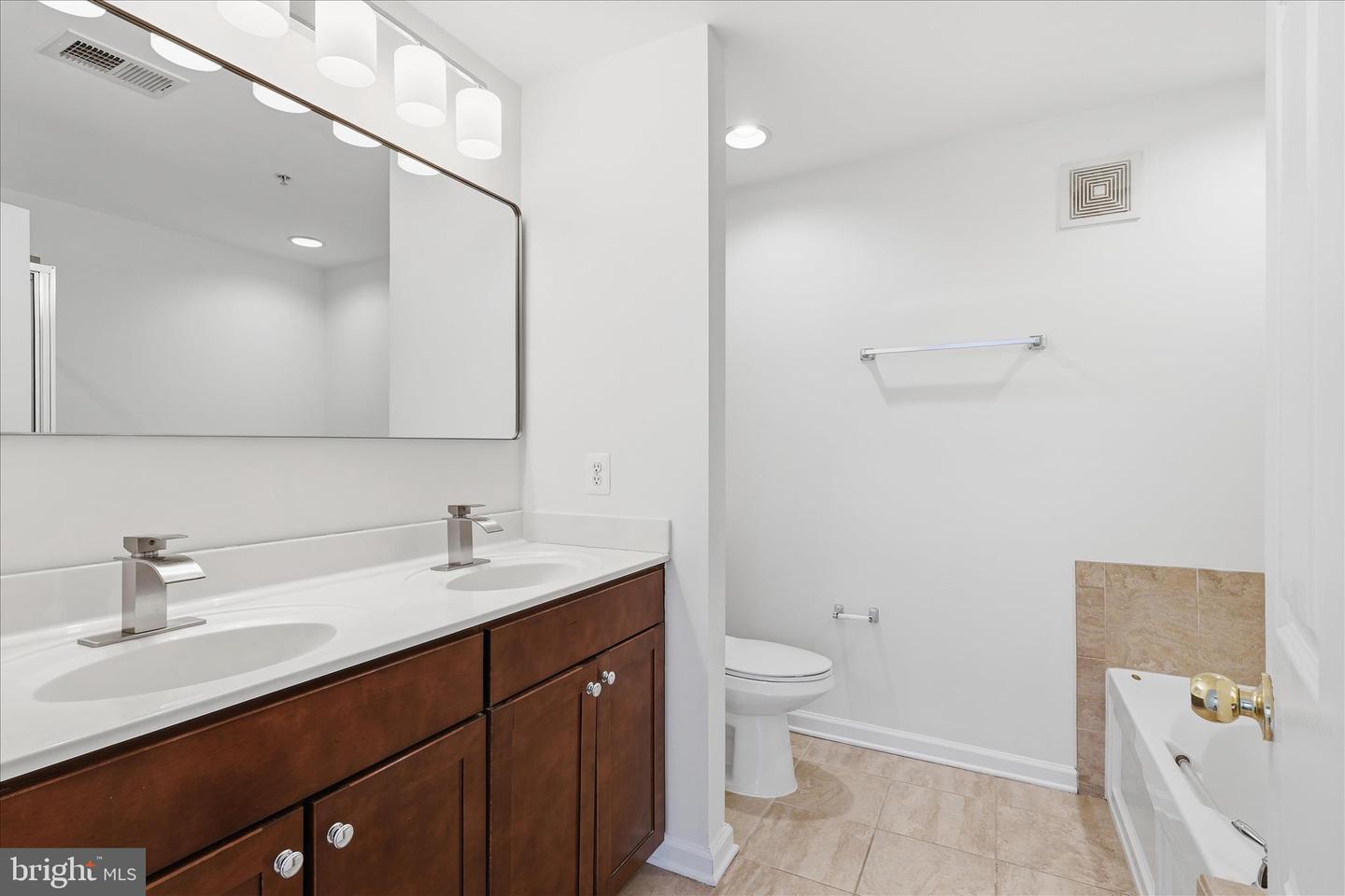 6066 ASTER HAVEN CIR, HAYMARKET, Virginia 20169, 3 Bedrooms Bedrooms, ,2 BathroomsBathrooms,Residential,For sale,6066 ASTER HAVEN CIR,VAPW2110936 MLS # VAPW2110936