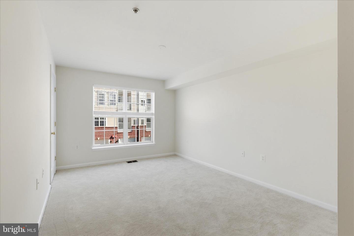 6066 ASTER HAVEN CIR, HAYMARKET, Virginia 20169, 3 Bedrooms Bedrooms, ,2 BathroomsBathrooms,Residential,For sale,6066 ASTER HAVEN CIR,VAPW2110936 MLS # VAPW2110936