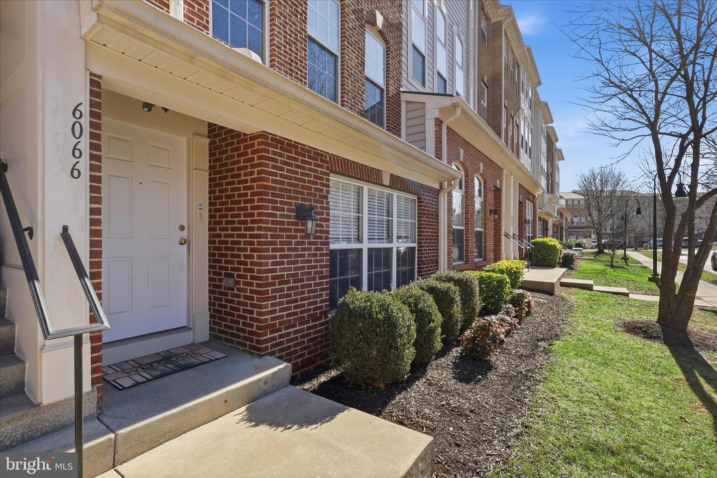 6066 ASTER HAVEN CIR, HAYMARKET, Virginia 20169, 3 Bedrooms Bedrooms, ,2 BathroomsBathrooms,Residential,For sale,6066 ASTER HAVEN CIR,VAPW2110936 MLS # VAPW2110936