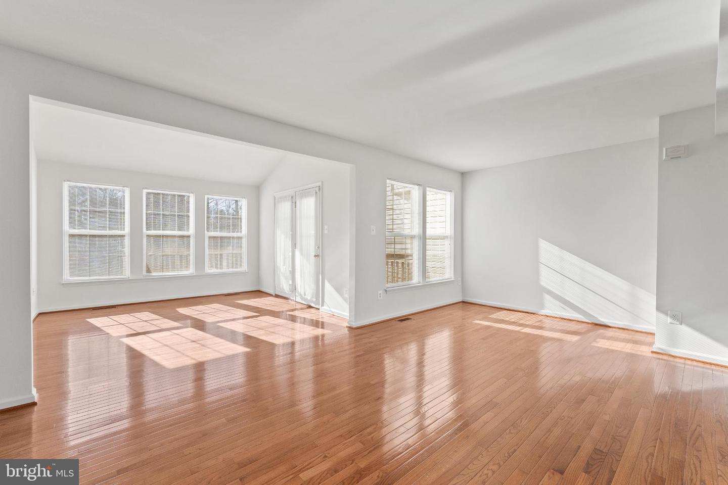 3908 FOUNTAIN BRIDGE CT, FREDERICKSBURG, Virginia 22408, 2 Bedrooms Bedrooms, ,2 BathroomsBathrooms,Residential,For sale,3908 FOUNTAIN BRIDGE CT,VASP2038774 MLS # VASP2038774