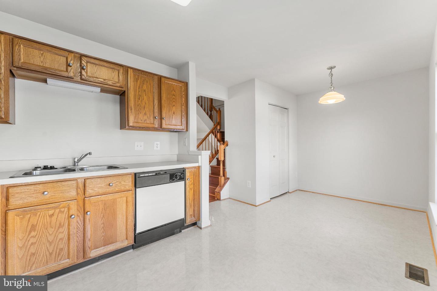 3908 FOUNTAIN BRIDGE CT, FREDERICKSBURG, Virginia 22408, 2 Bedrooms Bedrooms, ,2 BathroomsBathrooms,Residential,For sale,3908 FOUNTAIN BRIDGE CT,VASP2038774 MLS # VASP2038774