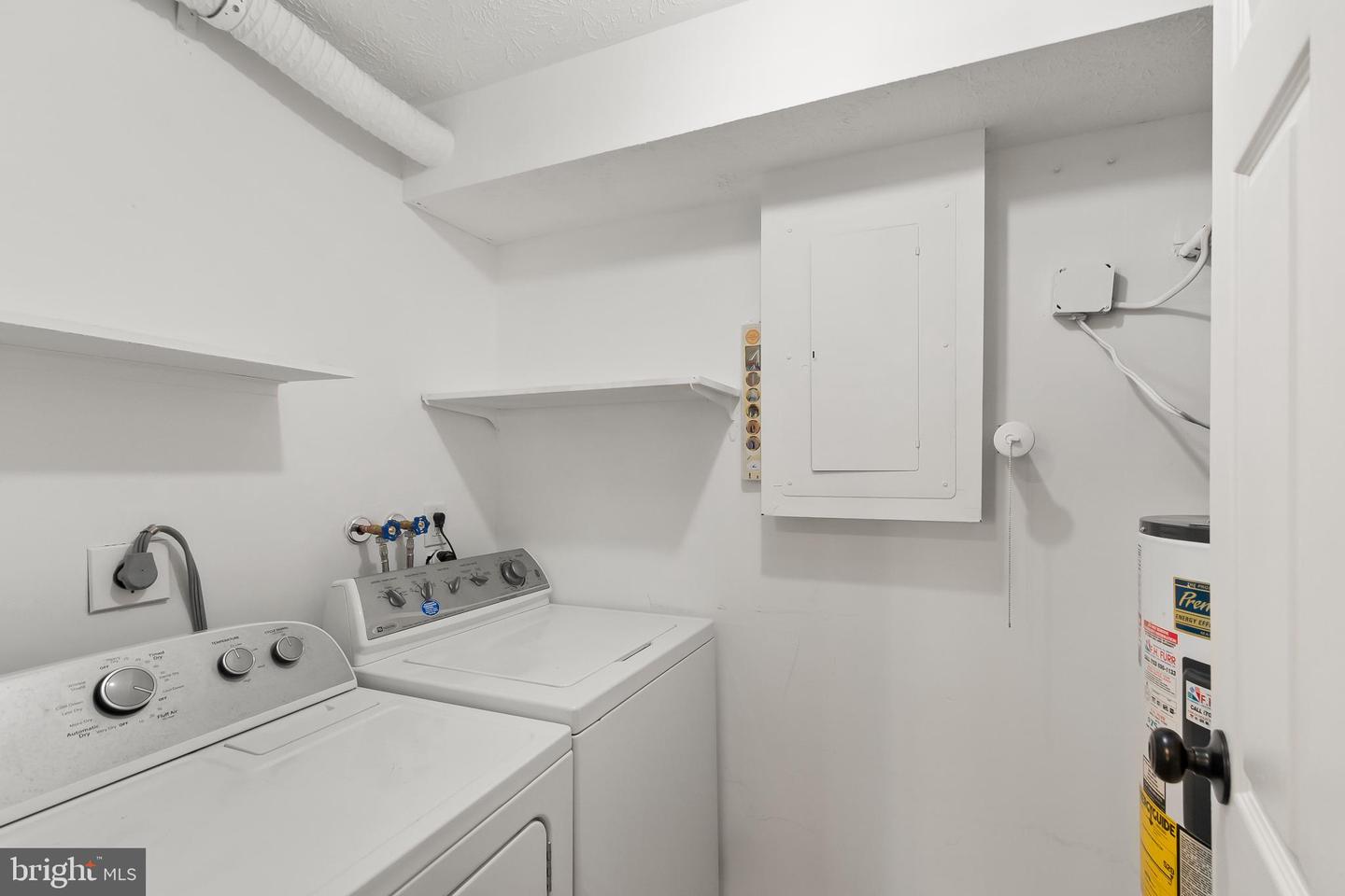 8385-A BROCKHAM DR #A, ALEXANDRIA, Virginia 22309, 2 Bedrooms Bedrooms, 4 Rooms Rooms,2 BathroomsBathrooms,Residential,For sale,8385-A BROCKHAM DR #A,VAFX2286894 MLS # VAFX2286894