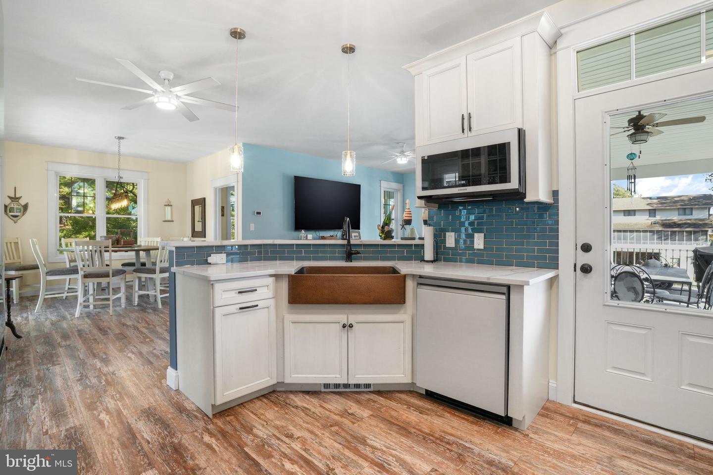 5403 PEARL DR, CHINCOTEAGUE ISLAND, Virginia 23336, 4 Bedrooms Bedrooms, ,2 BathroomsBathrooms,Residential,For sale,5403 PEARL DR,VAAC2002564 MLS # VAAC2002564