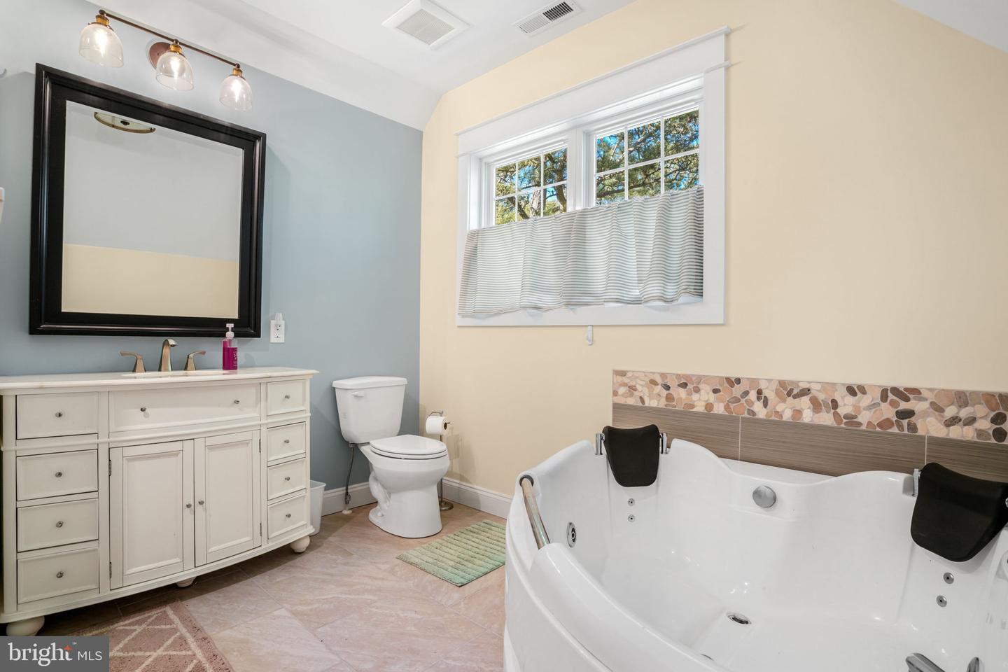 5403 PEARL DR, CHINCOTEAGUE ISLAND, Virginia 23336, 4 Bedrooms Bedrooms, ,2 BathroomsBathrooms,Residential,For sale,5403 PEARL DR,VAAC2002564 MLS # VAAC2002564