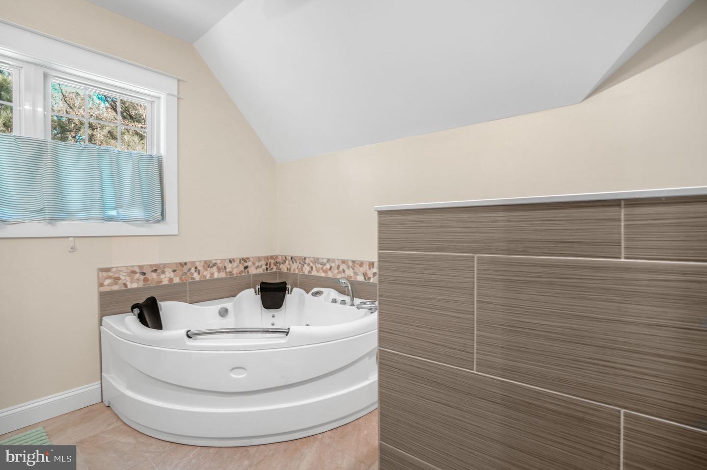 5403 PEARL DR, CHINCOTEAGUE ISLAND, Virginia 23336, 4 Bedrooms Bedrooms, ,2 BathroomsBathrooms,Residential,For sale,5403 PEARL DR,VAAC2002564 MLS # VAAC2002564