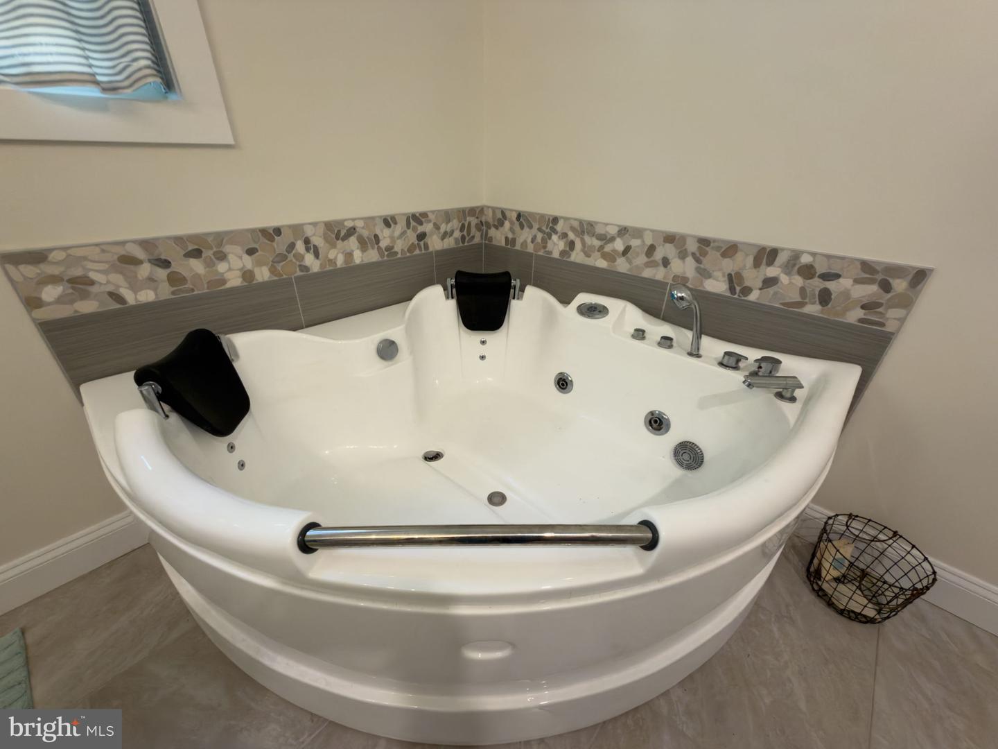 5403 PEARL DR, CHINCOTEAGUE ISLAND, Virginia 23336, 4 Bedrooms Bedrooms, ,2 BathroomsBathrooms,Residential,For sale,5403 PEARL DR,VAAC2002564 MLS # VAAC2002564