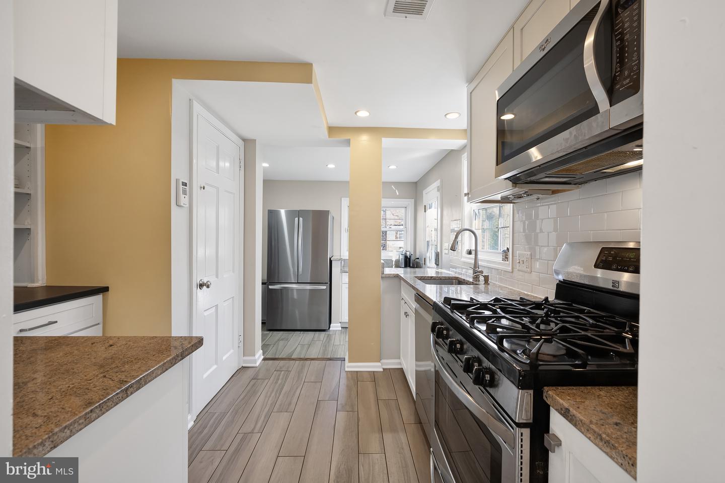 413 TENNESSEE AVE, ALEXANDRIA, Virginia 22305, 3 Bedrooms Bedrooms, 6 Rooms Rooms,3 BathroomsBathrooms,Residential,For sale,413 TENNESSEE AVE,VAAX2053402 MLS # VAAX2053402