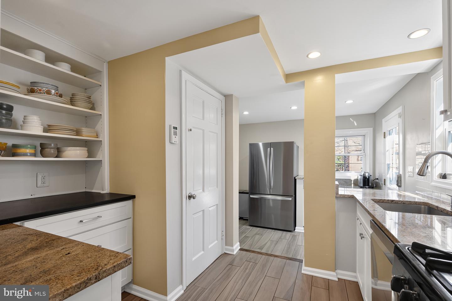 413 TENNESSEE AVE, ALEXANDRIA, Virginia 22305, 3 Bedrooms Bedrooms, 6 Rooms Rooms,3 BathroomsBathrooms,Residential,For sale,413 TENNESSEE AVE,VAAX2053402 MLS # VAAX2053402