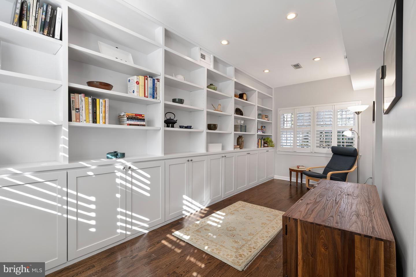 413 TENNESSEE AVE, ALEXANDRIA, Virginia 22305, 3 Bedrooms Bedrooms, 6 Rooms Rooms,3 BathroomsBathrooms,Residential,For sale,413 TENNESSEE AVE,VAAX2053402 MLS # VAAX2053402