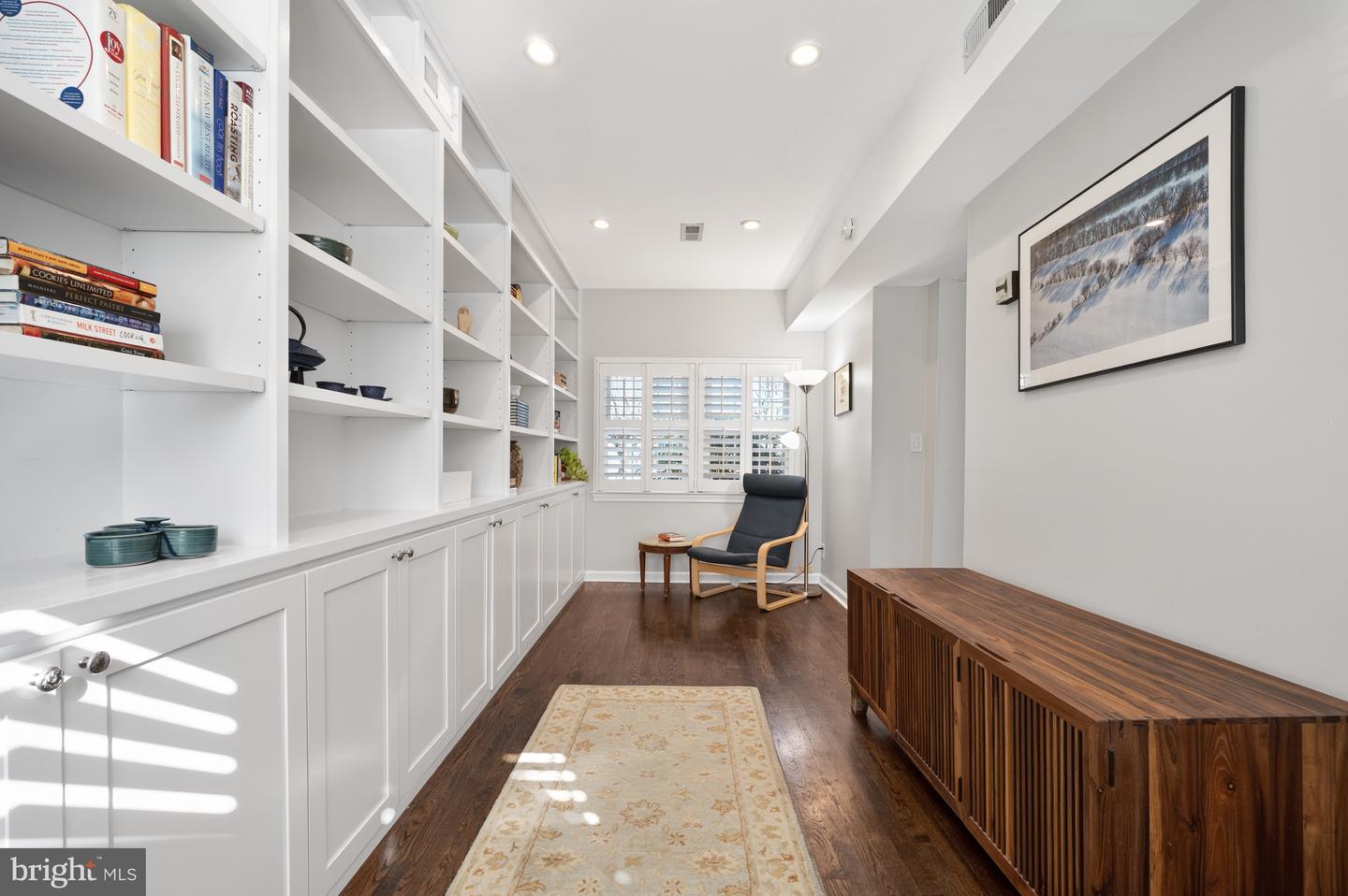 413 TENNESSEE AVE, ALEXANDRIA, Virginia 22305, 3 Bedrooms Bedrooms, 6 Rooms Rooms,3 BathroomsBathrooms,Residential,For sale,413 TENNESSEE AVE,VAAX2053402 MLS # VAAX2053402