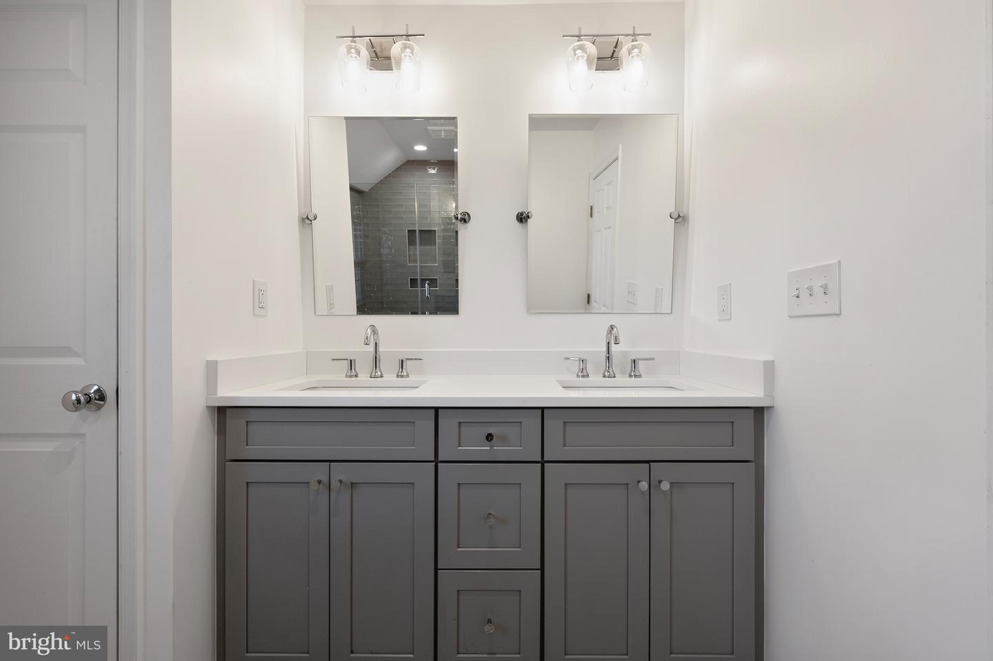 413 TENNESSEE AVE, ALEXANDRIA, Virginia 22305, 3 Bedrooms Bedrooms, 6 Rooms Rooms,3 BathroomsBathrooms,Residential,For sale,413 TENNESSEE AVE,VAAX2053402 MLS # VAAX2053402