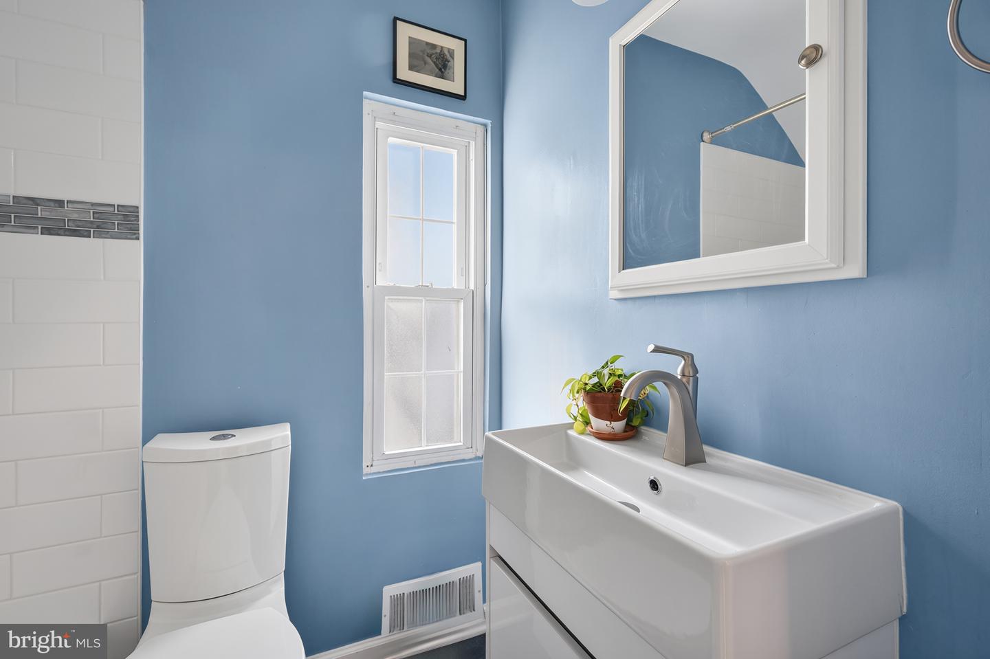 413 TENNESSEE AVE, ALEXANDRIA, Virginia 22305, 3 Bedrooms Bedrooms, 6 Rooms Rooms,3 BathroomsBathrooms,Residential,For sale,413 TENNESSEE AVE,VAAX2053402 MLS # VAAX2053402