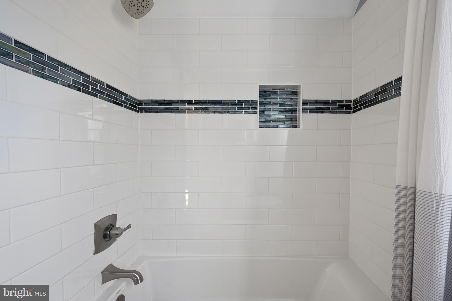 413 TENNESSEE AVE, ALEXANDRIA, Virginia 22305, 3 Bedrooms Bedrooms, 6 Rooms Rooms,3 BathroomsBathrooms,Residential,For sale,413 TENNESSEE AVE,VAAX2053402 MLS # VAAX2053402