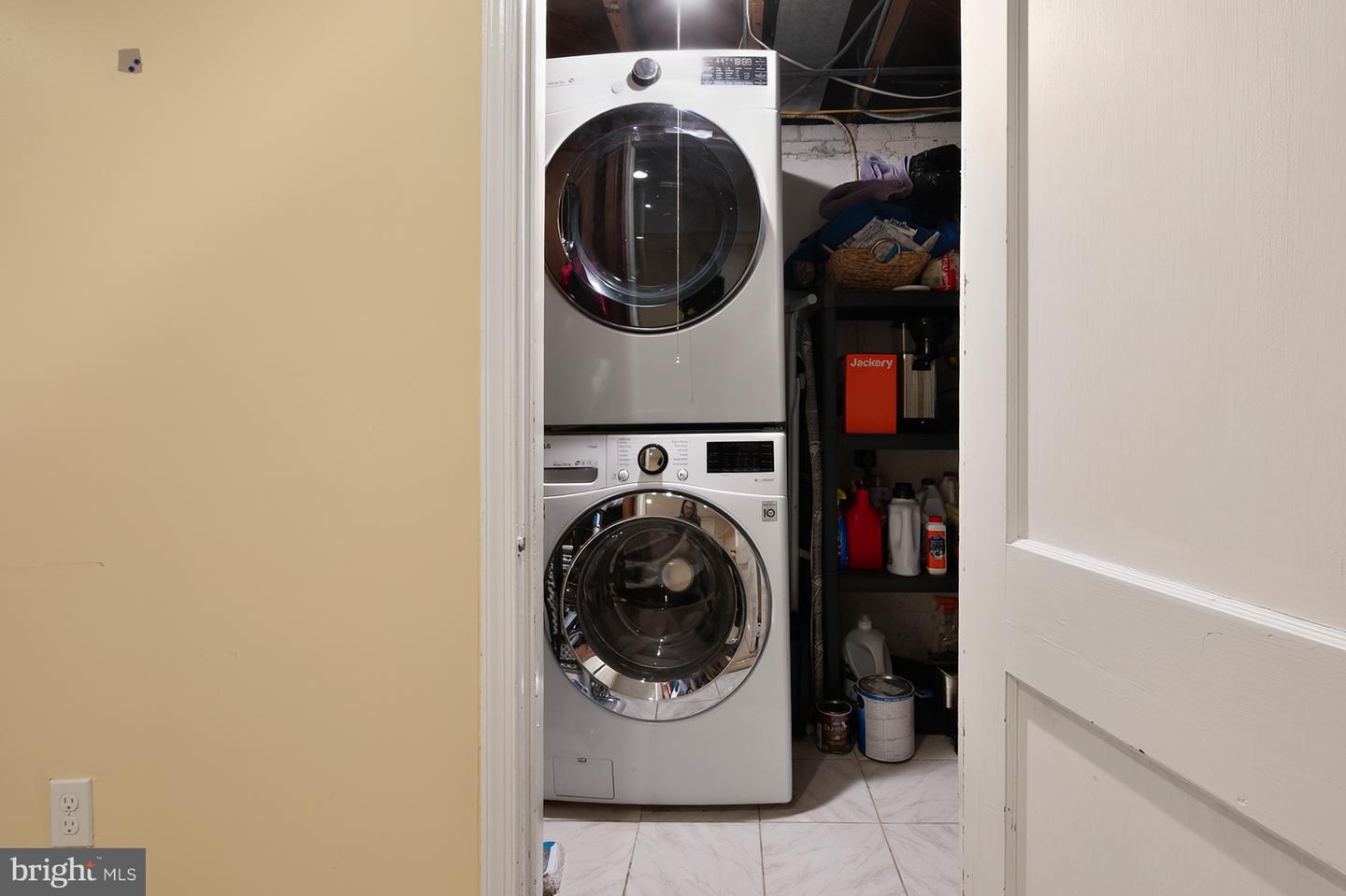 413 TENNESSEE AVE, ALEXANDRIA, Virginia 22305, 3 Bedrooms Bedrooms, 6 Rooms Rooms,3 BathroomsBathrooms,Residential,For sale,413 TENNESSEE AVE,VAAX2053402 MLS # VAAX2053402