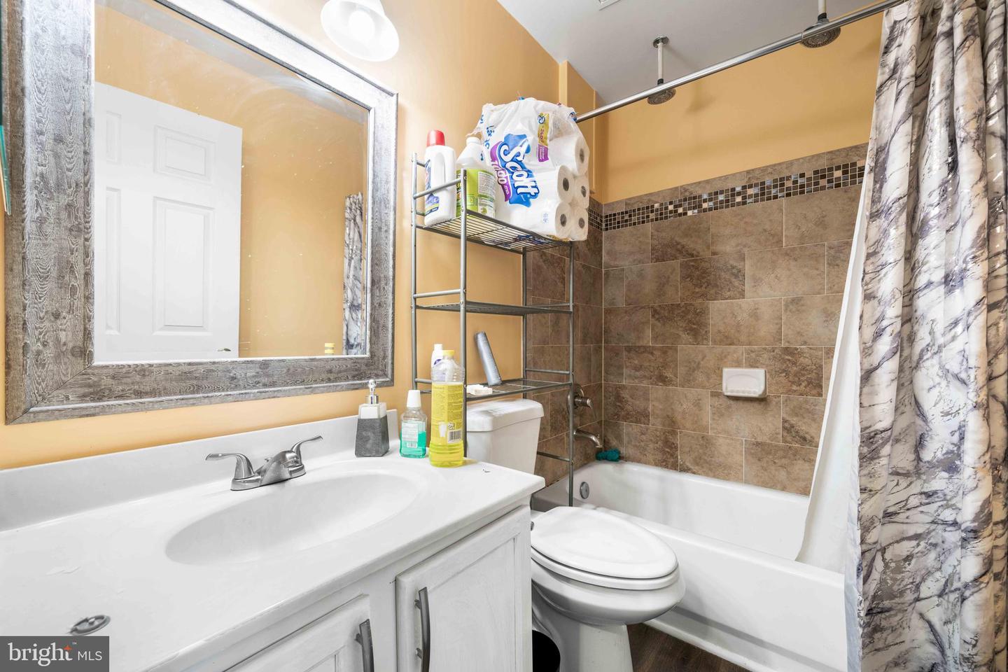 9264 KRISTY DR, MANASSAS PARK, Virginia 20111, 3 Bedrooms Bedrooms, 6 Rooms Rooms,3 BathroomsBathrooms,Residential,For sale,9264 KRISTY DR,VAMP2003610 MLS # VAMP2003610