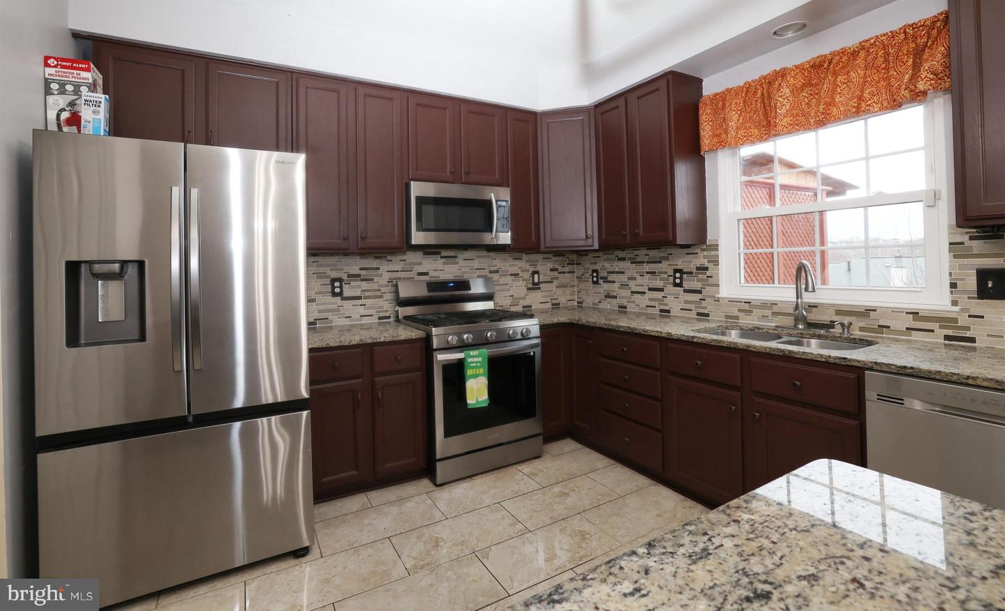 2558 GRAYTON LN, WOODBRIDGE, Virginia 22191, 4 Bedrooms Bedrooms, 4 Rooms Rooms,3 BathroomsBathrooms,Residential,For sale,2558 GRAYTON LN,VAPW2111006 MLS # VAPW2111006