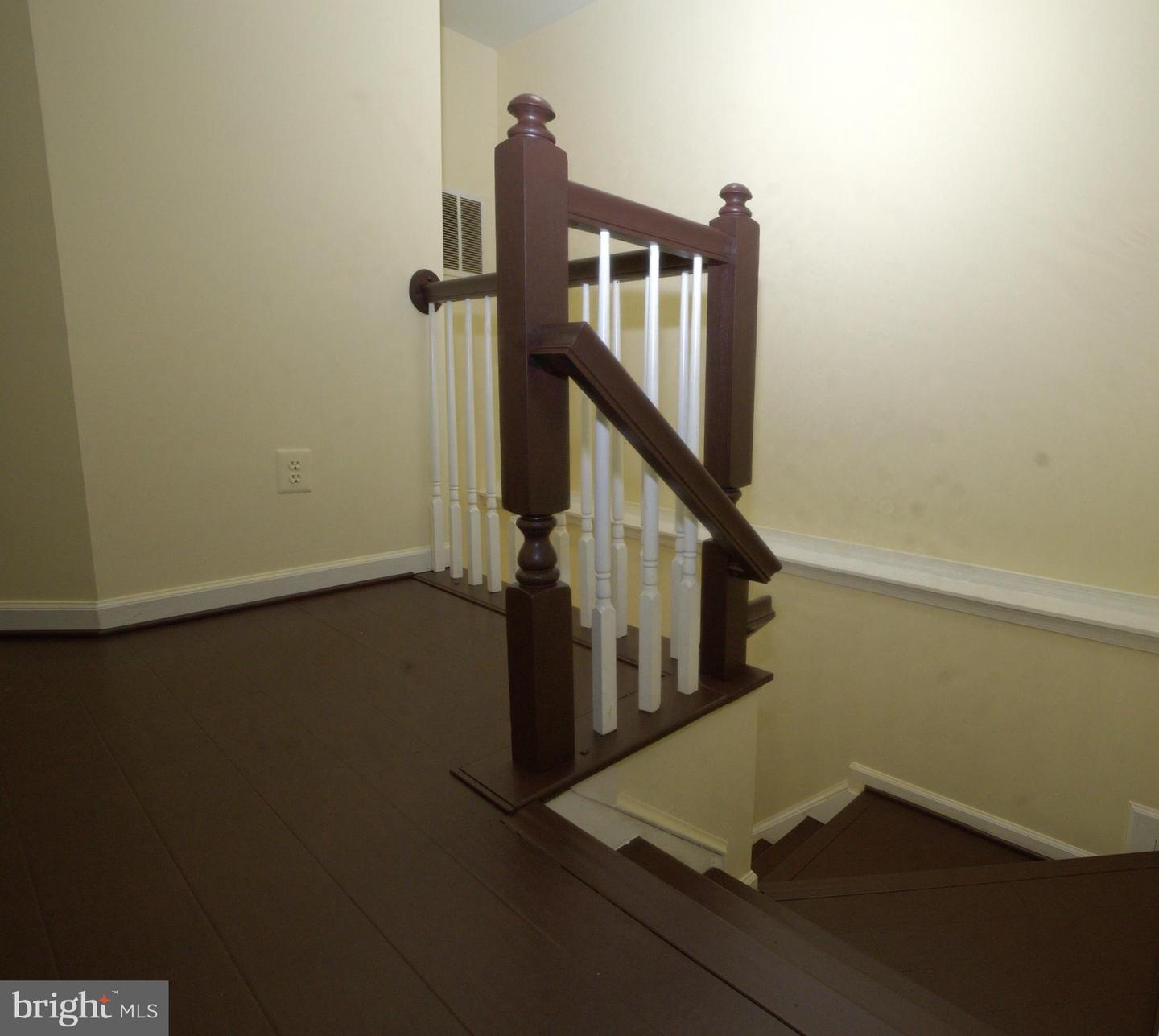 2558 GRAYTON LN, WOODBRIDGE, Virginia 22191, 4 Bedrooms Bedrooms, 4 Rooms Rooms,3 BathroomsBathrooms,Residential,For sale,2558 GRAYTON LN,VAPW2111006 MLS # VAPW2111006