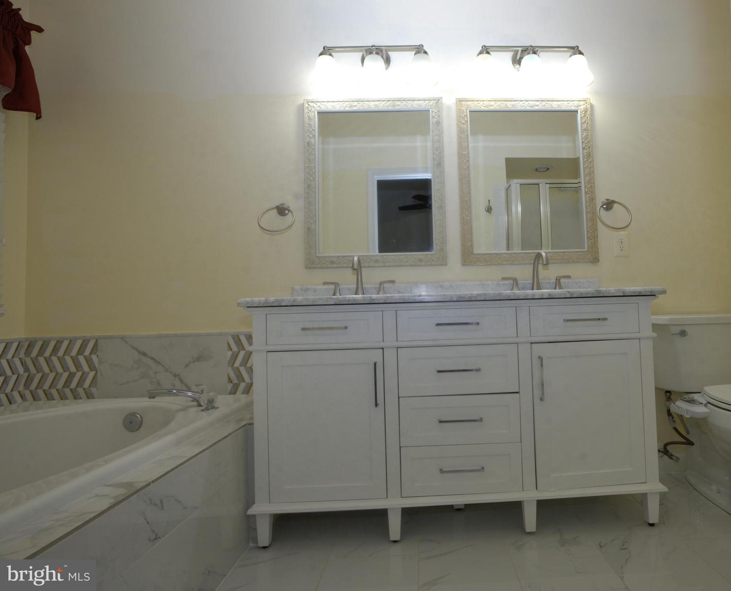 2558 GRAYTON LN, WOODBRIDGE, Virginia 22191, 4 Bedrooms Bedrooms, 4 Rooms Rooms,3 BathroomsBathrooms,Residential,For sale,2558 GRAYTON LN,VAPW2111006 MLS # VAPW2111006