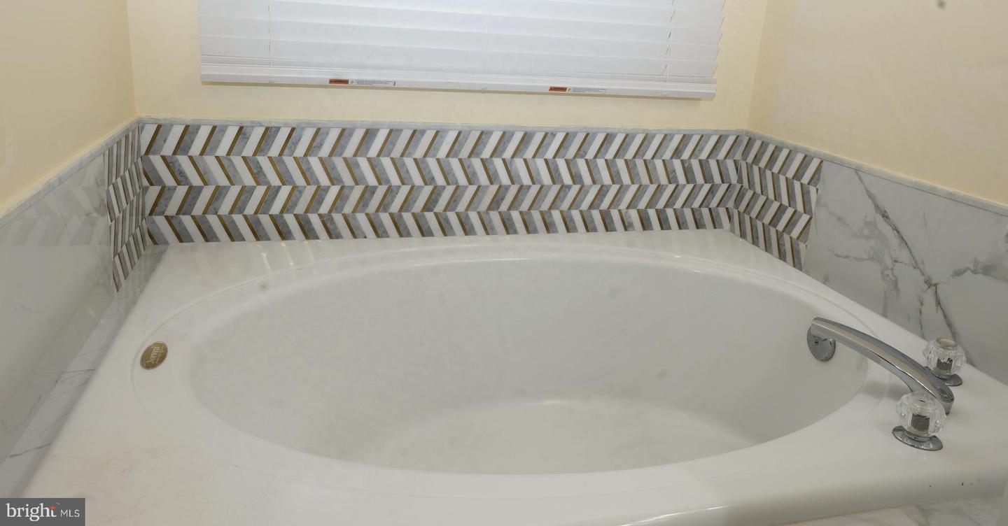 2558 GRAYTON LN, WOODBRIDGE, Virginia 22191, 4 Bedrooms Bedrooms, 4 Rooms Rooms,3 BathroomsBathrooms,Residential,For sale,2558 GRAYTON LN,VAPW2111006 MLS # VAPW2111006