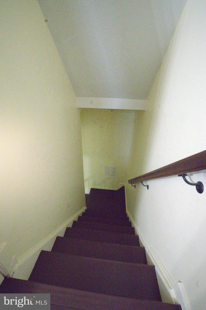 2558 GRAYTON LN, WOODBRIDGE, Virginia 22191, 4 Bedrooms Bedrooms, 4 Rooms Rooms,3 BathroomsBathrooms,Residential,For sale,2558 GRAYTON LN,VAPW2111006 MLS # VAPW2111006