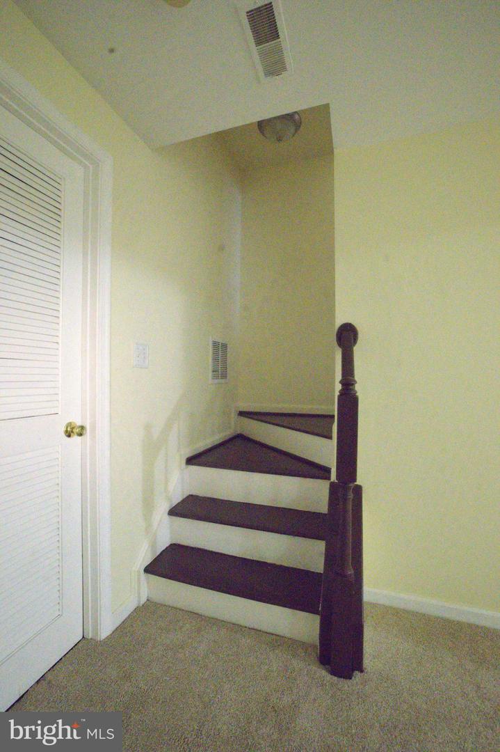 2558 GRAYTON LN, WOODBRIDGE, Virginia 22191, 4 Bedrooms Bedrooms, 4 Rooms Rooms,3 BathroomsBathrooms,Residential,For sale,2558 GRAYTON LN,VAPW2111006 MLS # VAPW2111006