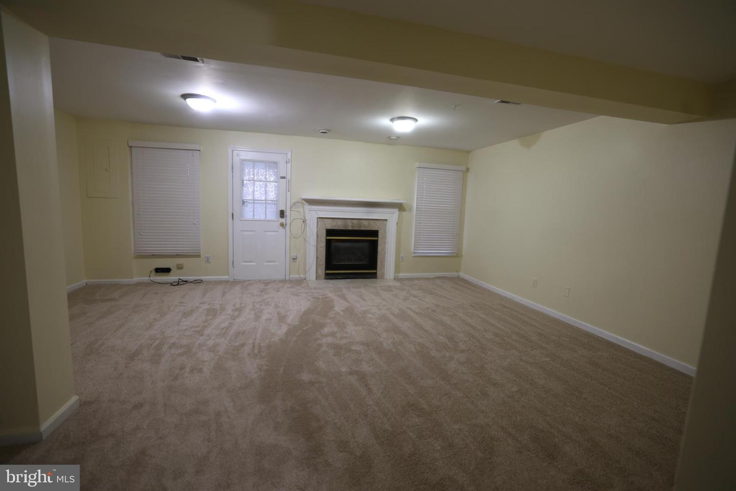 2558 GRAYTON LN, WOODBRIDGE, Virginia 22191, 4 Bedrooms Bedrooms, 4 Rooms Rooms,3 BathroomsBathrooms,Residential,For sale,2558 GRAYTON LN,VAPW2111006 MLS # VAPW2111006