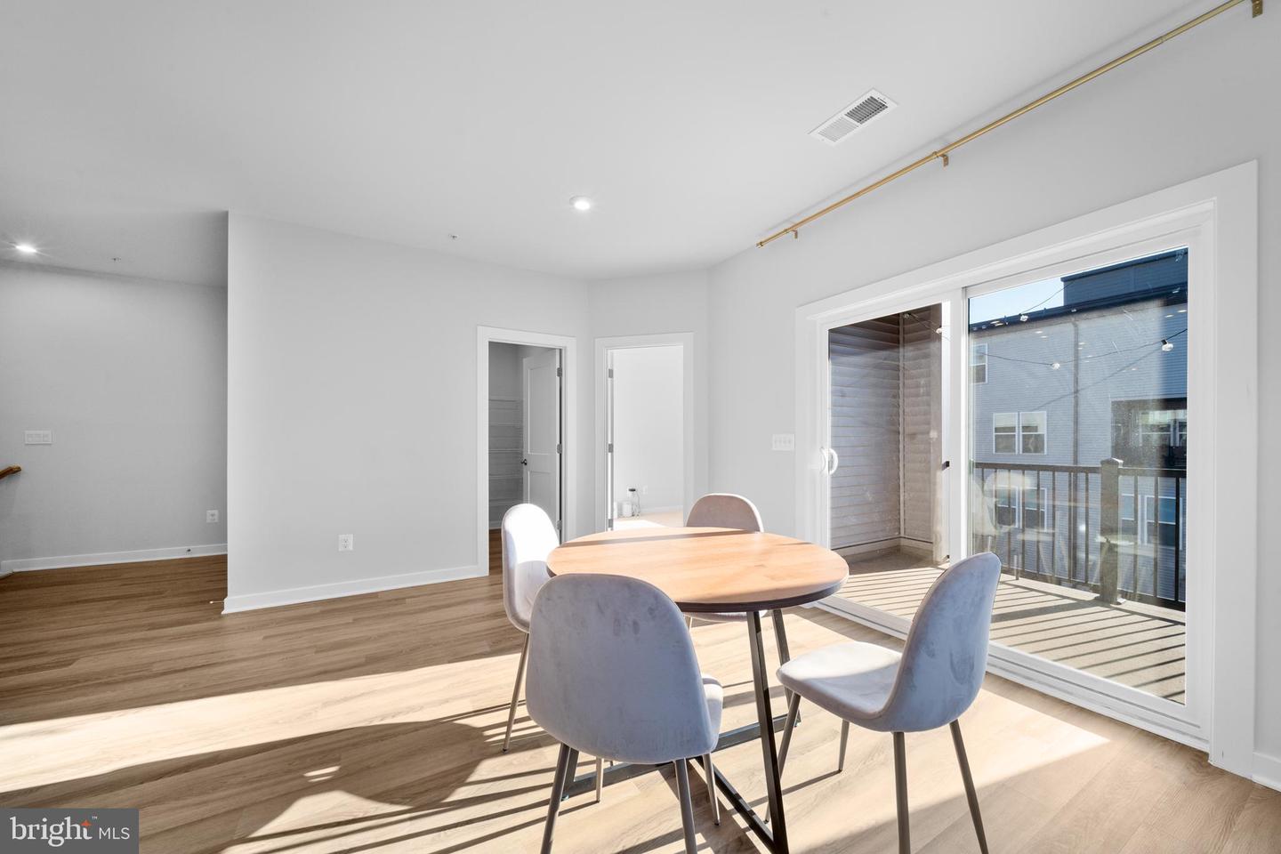 43730 TRANSIT SQ, ASHBURN, Virginia 20147, 3 Bedrooms Bedrooms, ,2 BathroomsBathrooms,Residential,For sale,43730 TRANSIT SQ,VALO2114390 MLS # VALO2114390