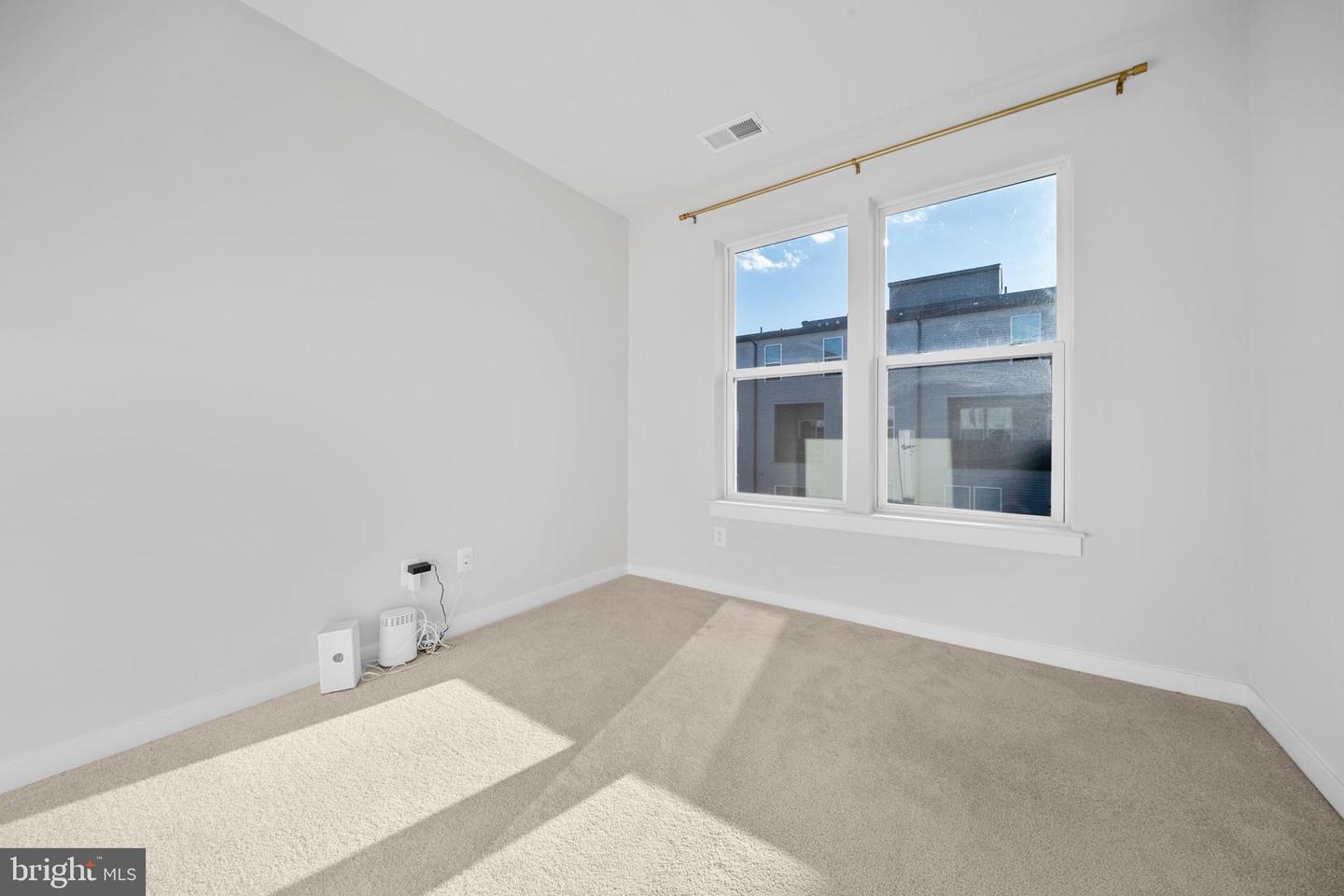 43730 TRANSIT SQ, ASHBURN, Virginia 20147, 3 Bedrooms Bedrooms, ,2 BathroomsBathrooms,Residential,For sale,43730 TRANSIT SQ,VALO2114390 MLS # VALO2114390