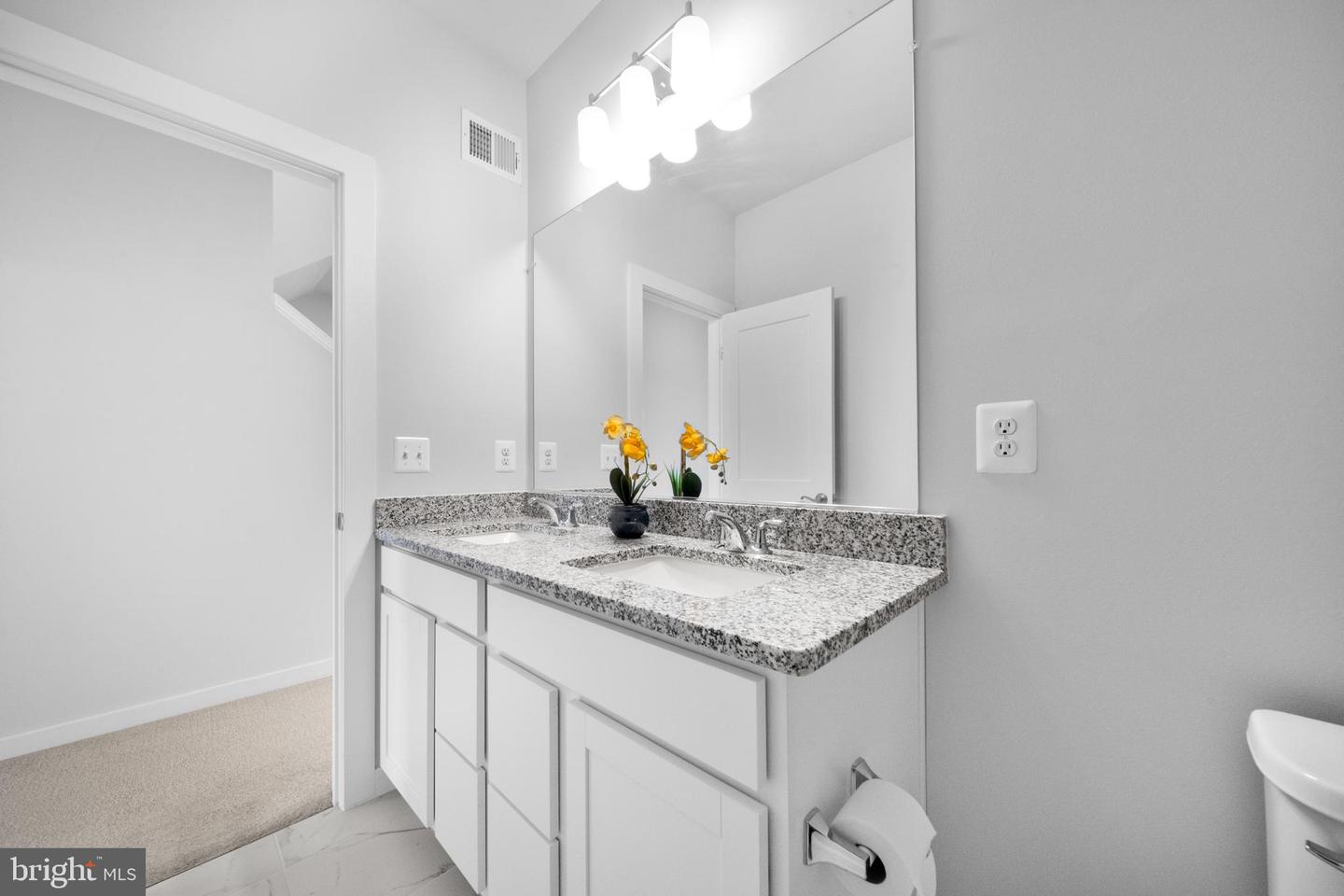 43730 TRANSIT SQ, ASHBURN, Virginia 20147, 3 Bedrooms Bedrooms, ,2 BathroomsBathrooms,Residential,For sale,43730 TRANSIT SQ,VALO2114390 MLS # VALO2114390