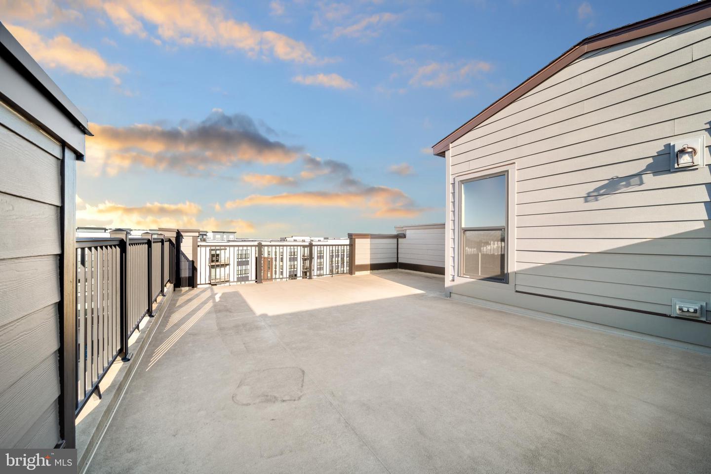 43730 TRANSIT SQ, ASHBURN, Virginia 20147, 3 Bedrooms Bedrooms, ,2 BathroomsBathrooms,Residential,For sale,43730 TRANSIT SQ,VALO2114390 MLS # VALO2114390