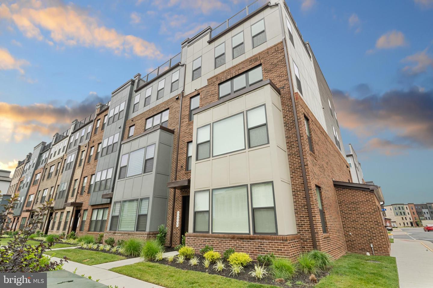 43730 TRANSIT SQ, ASHBURN, Virginia 20147, 3 Bedrooms Bedrooms, ,2 BathroomsBathrooms,Residential,For sale,43730 TRANSIT SQ,VALO2114390 MLS # VALO2114390