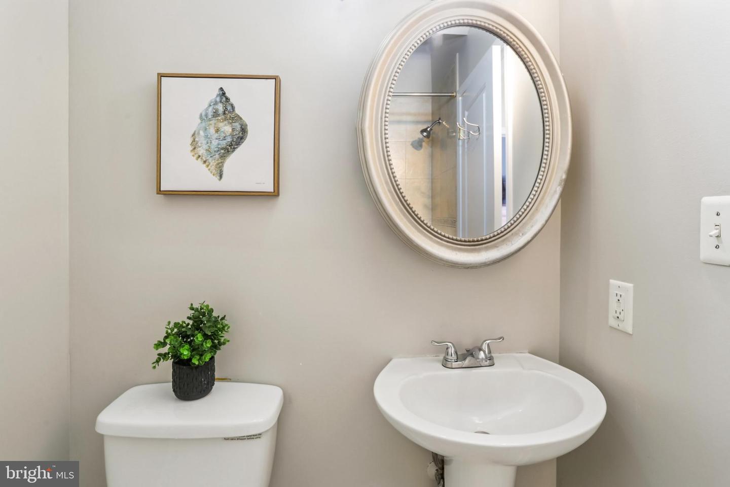 5501 8TH ST NW #4, WASHINGTON, District Of Columbia 20011, 2 Bedrooms Bedrooms, ,1 BathroomBathrooms,Residential,For sale,5501 8TH ST NW #4,DCDC2242774 MLS # DCDC2242774