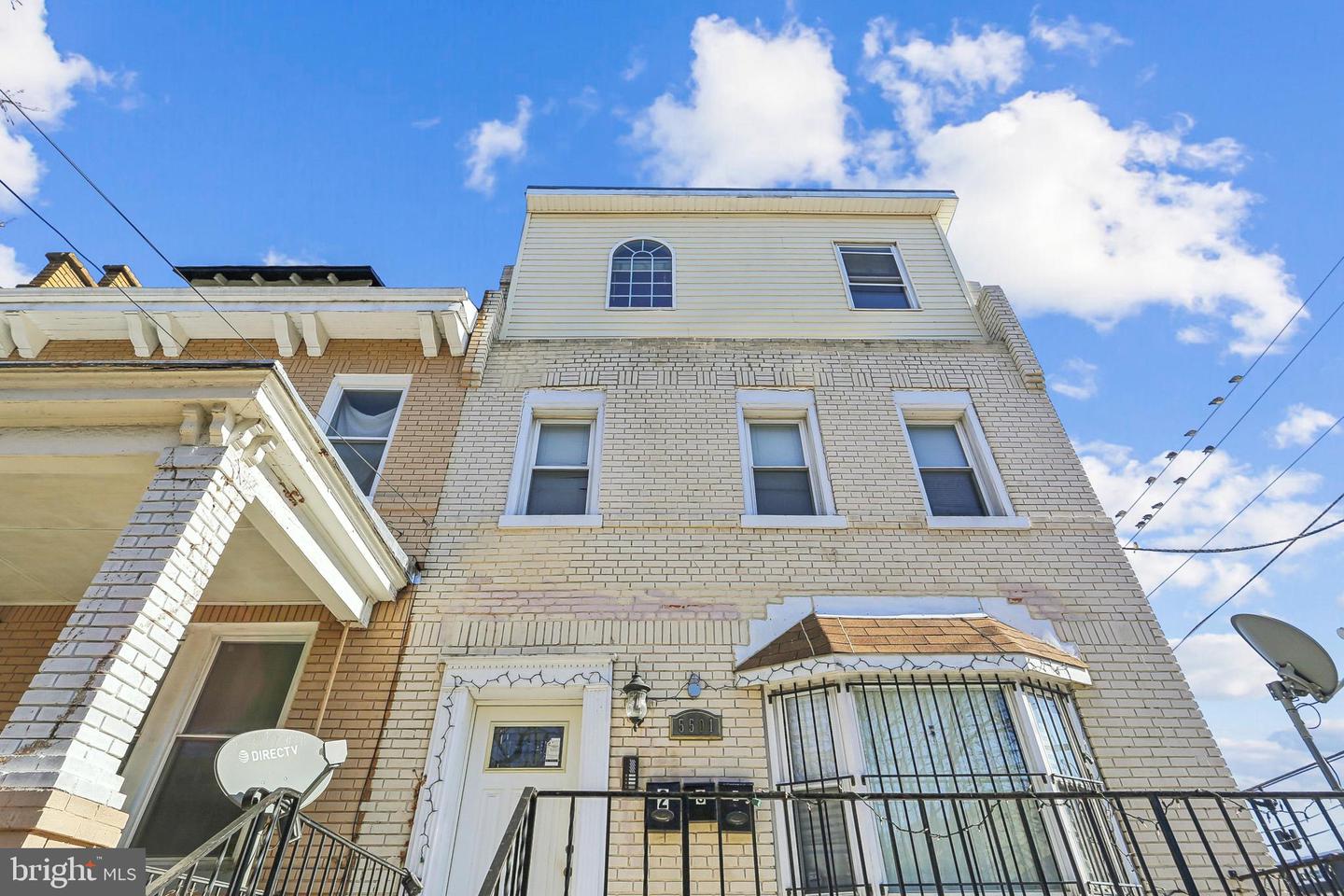 5501 8TH ST NW #4, WASHINGTON, District Of Columbia 20011, 2 Bedrooms Bedrooms, ,1 BathroomBathrooms,Residential,For sale,5501 8TH ST NW #4,DCDC2242774 MLS # DCDC2242774