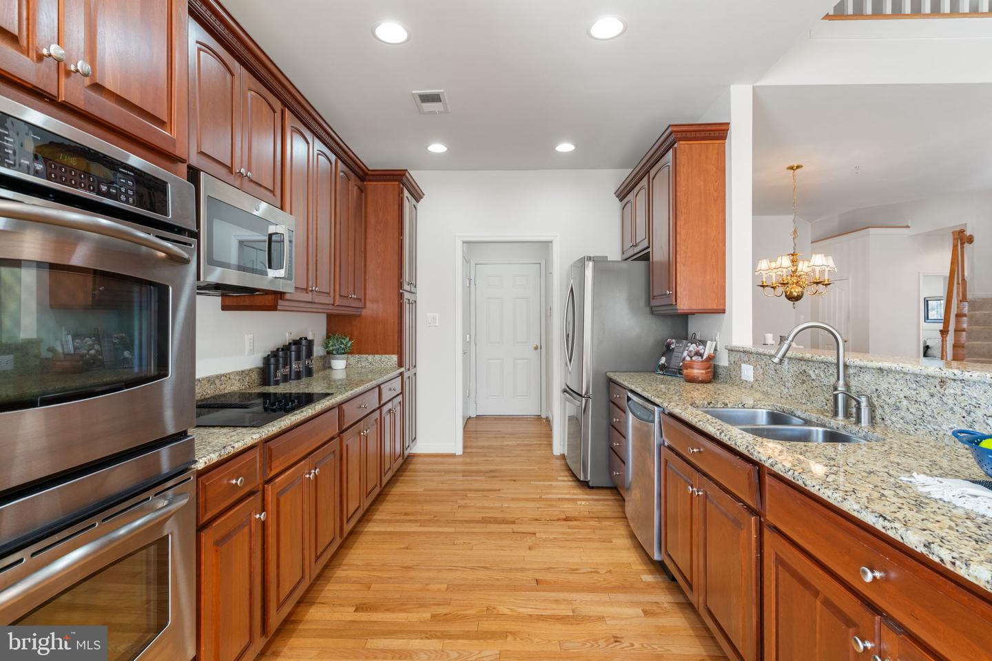 6029 CALUMET CT, GAINESVILLE, Virginia 20155, 2 Bedrooms Bedrooms, 6 Rooms Rooms,4 BathroomsBathrooms,Residential,For sale,6029 CALUMET CT,VAPW2111028 MLS # VAPW2111028