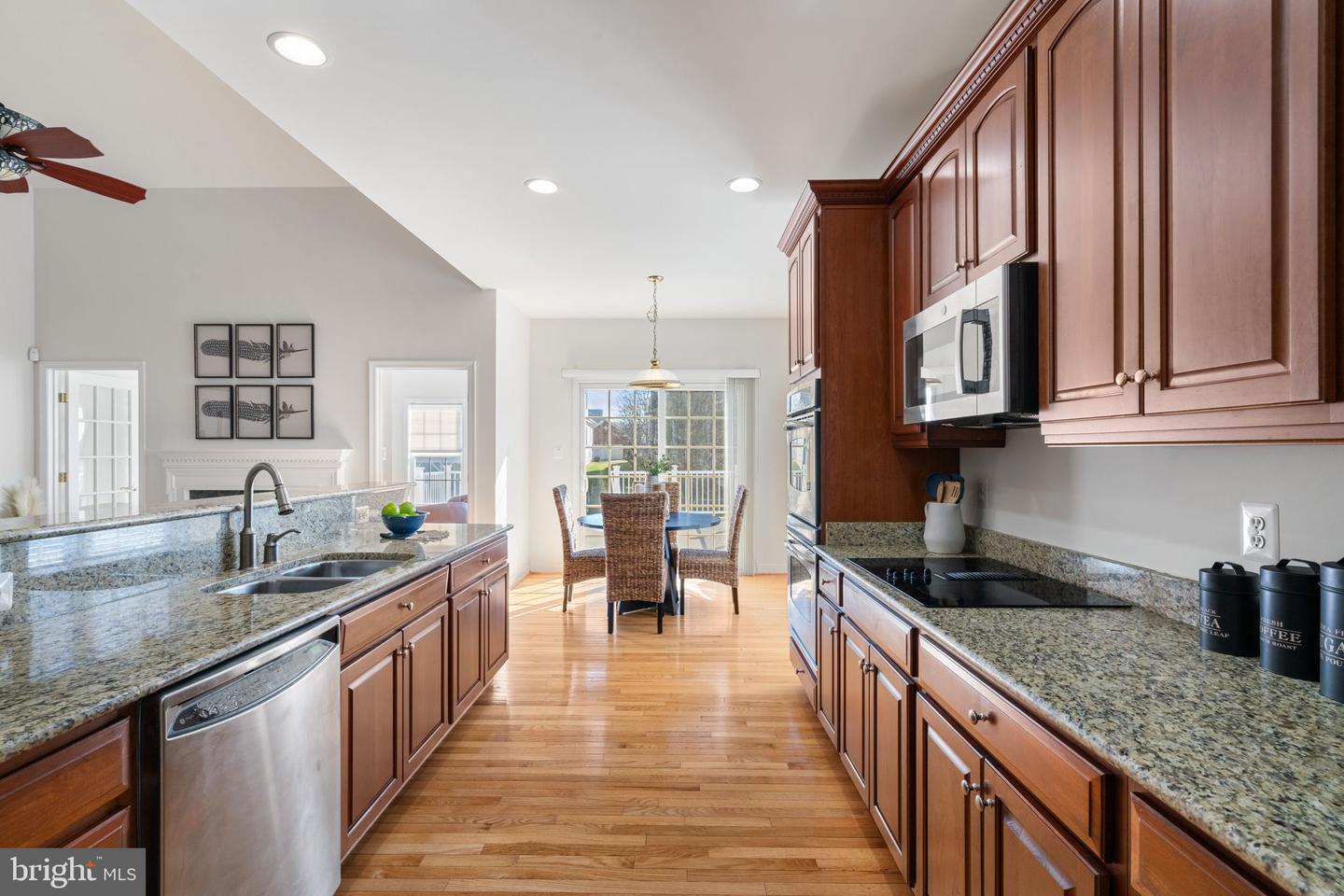 6029 CALUMET CT, GAINESVILLE, Virginia 20155, 2 Bedrooms Bedrooms, 6 Rooms Rooms,4 BathroomsBathrooms,Residential,For sale,6029 CALUMET CT,VAPW2111028 MLS # VAPW2111028