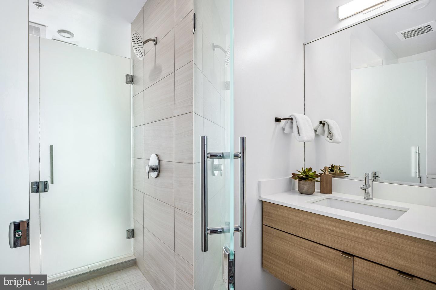 1550 11TH ST NW #407, WASHINGTON, District Of Columbia 20001, 3 Bedrooms Bedrooms, ,1 BathroomBathrooms,Residential,For sale,1550 11TH ST NW #407,DCDC2242838 MLS # DCDC2242838