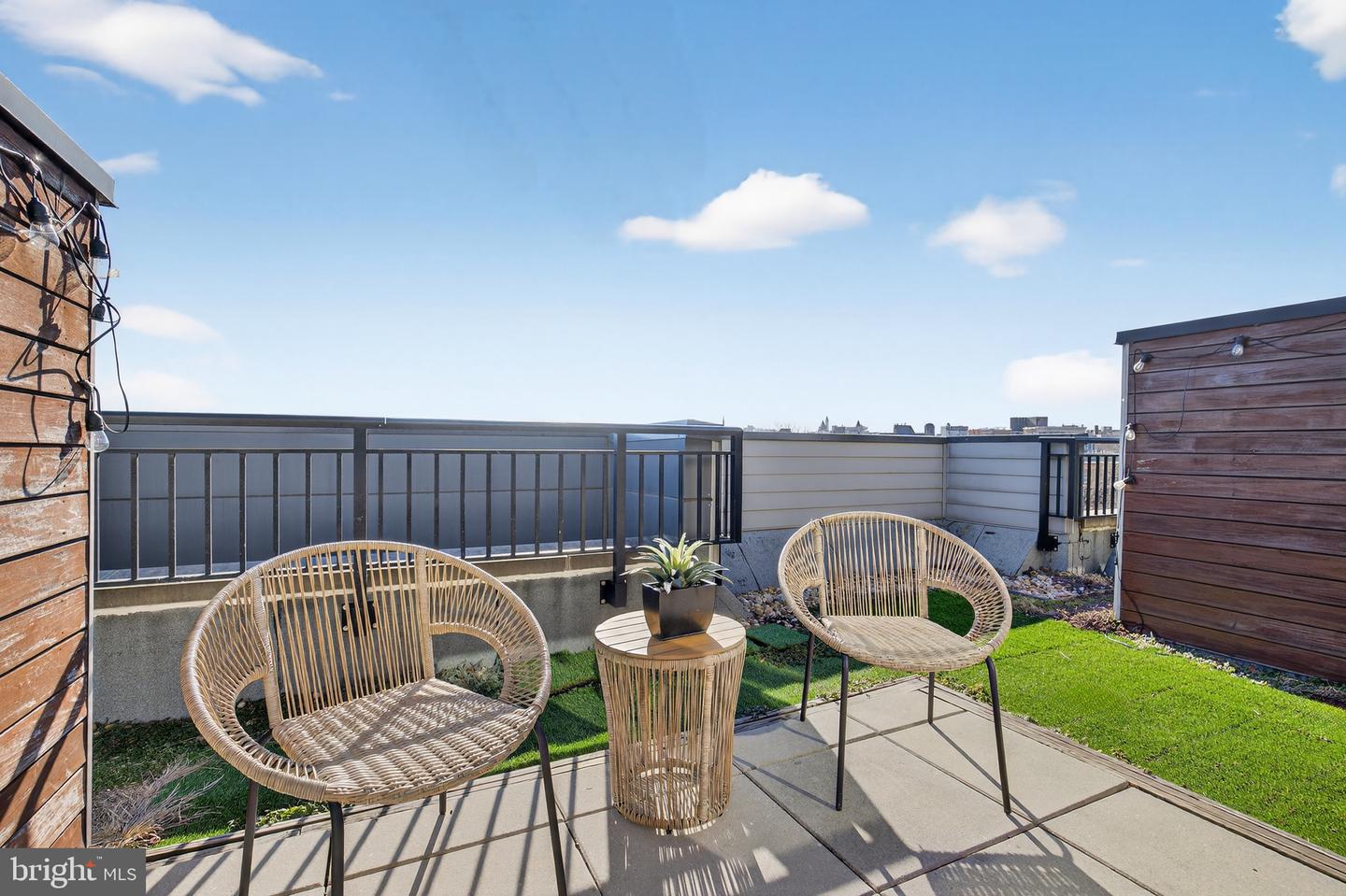 1550 11TH ST NW #407, WASHINGTON, District Of Columbia 20001, 3 Bedrooms Bedrooms, ,1 BathroomBathrooms,Residential,For sale,1550 11TH ST NW #407,DCDC2242838 MLS # DCDC2242838